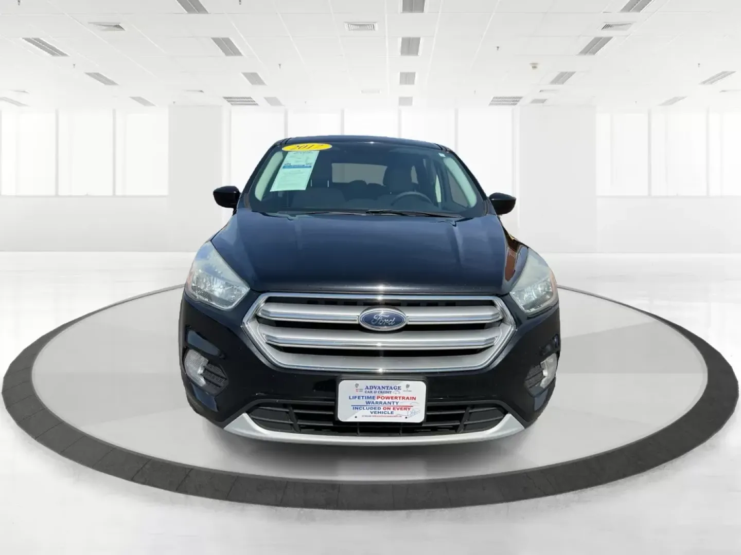 2017 Ford Escape SE (1FMCU0G9XHU) with an EcoBoost 1.5L I-4 gasoline direct injection engine, located at 1230 East Main St, Xenia, OH, 45385, (937) 908-9800, 39.688026, -83.910172 - ### Discover the Adventure of the 2017 Ford Escape SE at Advantage Car and Credit<br /> <br /> If you're seeking a vehicle that perfectly adapts to your active lifestyle, look no further than the 2017 Ford Escape SE, available now at Advantage Car and Credit in Fairborn, OH. Whether you're embarking - Photo#7