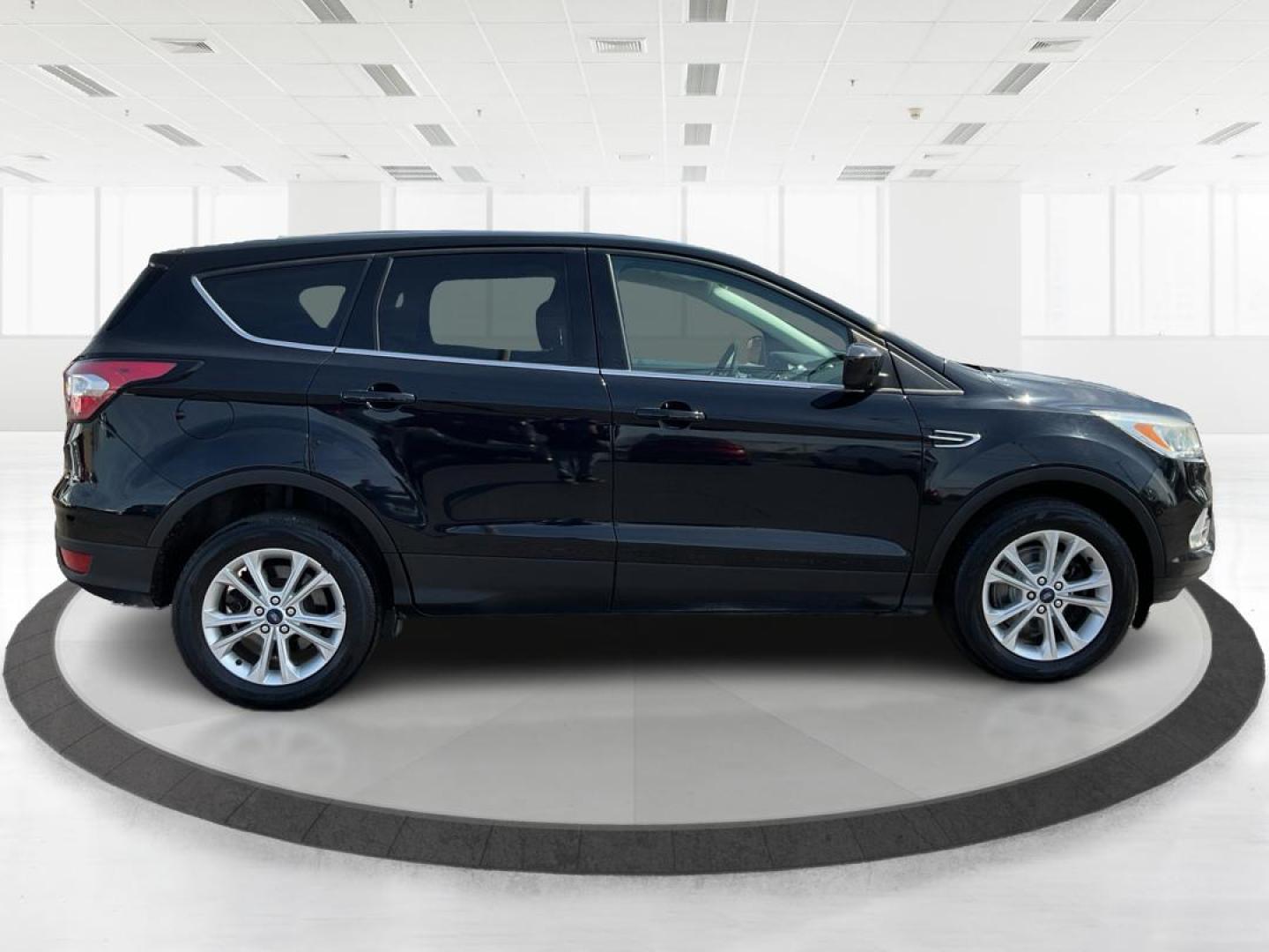2017 Ford Escape SE (1FMCU0G9XHU) with an EcoBoost 1.5L I-4 gasoline direct injection engine, located at 4508 South Dixie Dr, Moraine, OH, 45439, (937) 908-9800, 39.689976, -84.218452 - 2017 Ford Escape SE - Photo#1