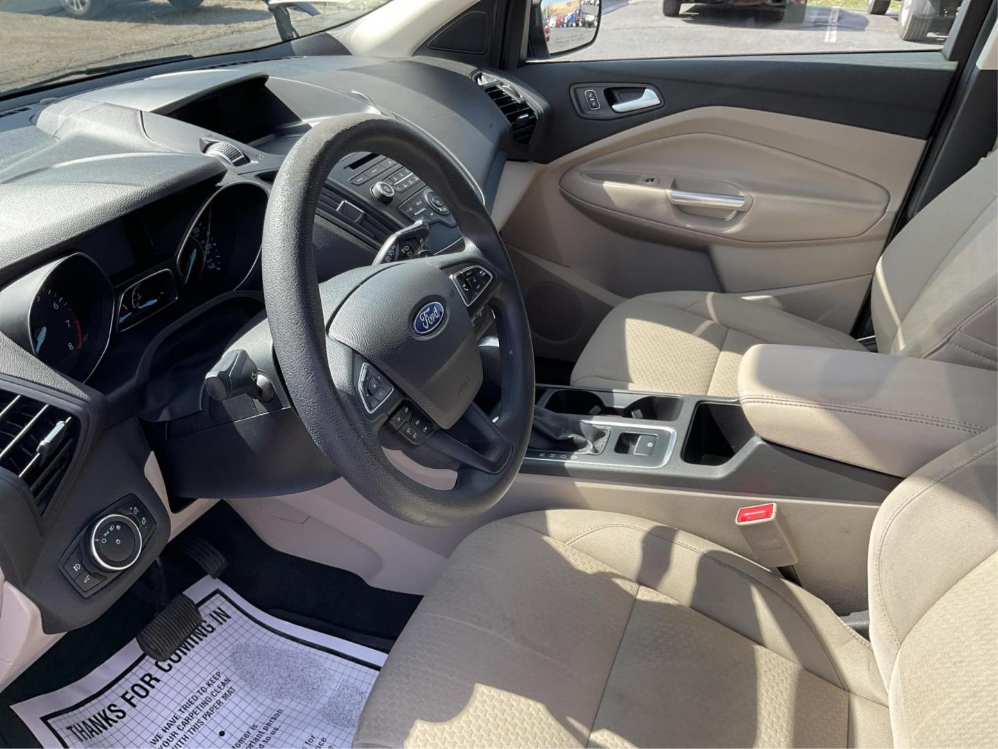 2017 Ford Escape SE (1FMCU0G9XHU) with an EcoBoost 1.5L I-4 gasoline direct injection engine, located at 4508 South Dixie Dr, Moraine, OH, 45439, (937) 908-9800, 39.689976, -84.218452 - 2017 Ford Escape SE - Photo#8