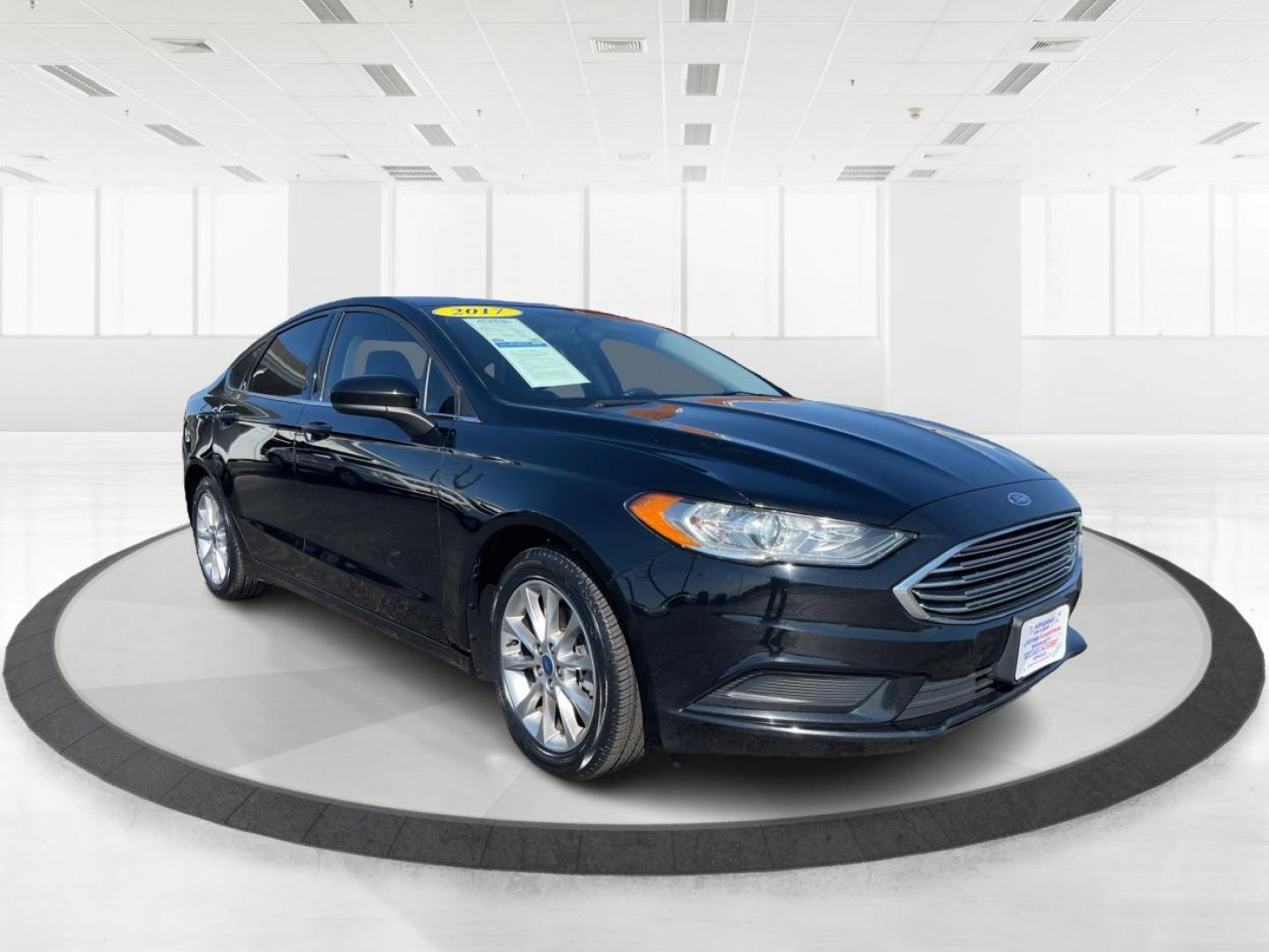 2017 Ford Fusion SE (3FA6P0HD1HR) with an 1.5L L4 DOHC 16V engine, 6-Speed Automatic transmission, located at 1230 East Main St, Xenia, OH, 45385, (937) 908-9800, 39.688026, -83.910172 - 2017 Ford Fusion SE - Photo#0