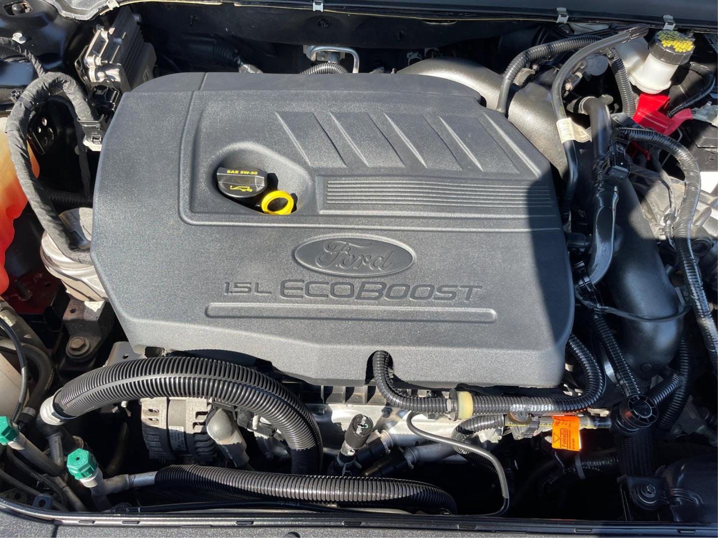 2017 Ford Fusion SE (3FA6P0HD1HR) with an 1.5L L4 DOHC 16V engine, 6-Speed Automatic transmission, located at 1230 East Main St, Xenia, OH, 45385, (937) 908-9800, 39.688026, -83.910172 - 2017 Ford Fusion SE - Photo#10