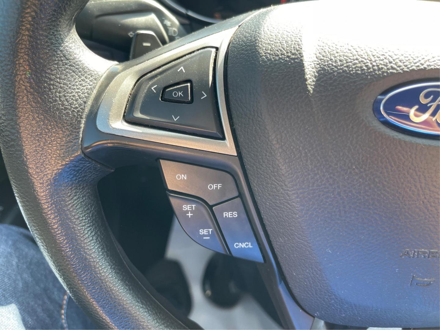2017 Ford Fusion SE (3FA6P0HD1HR) with an 1.5L L4 DOHC 16V engine, 6-Speed Automatic transmission, located at 1230 East Main St, Xenia, OH, 45385, (937) 908-9800, 39.688026, -83.910172 - 2017 Ford Fusion SE - Photo#15
