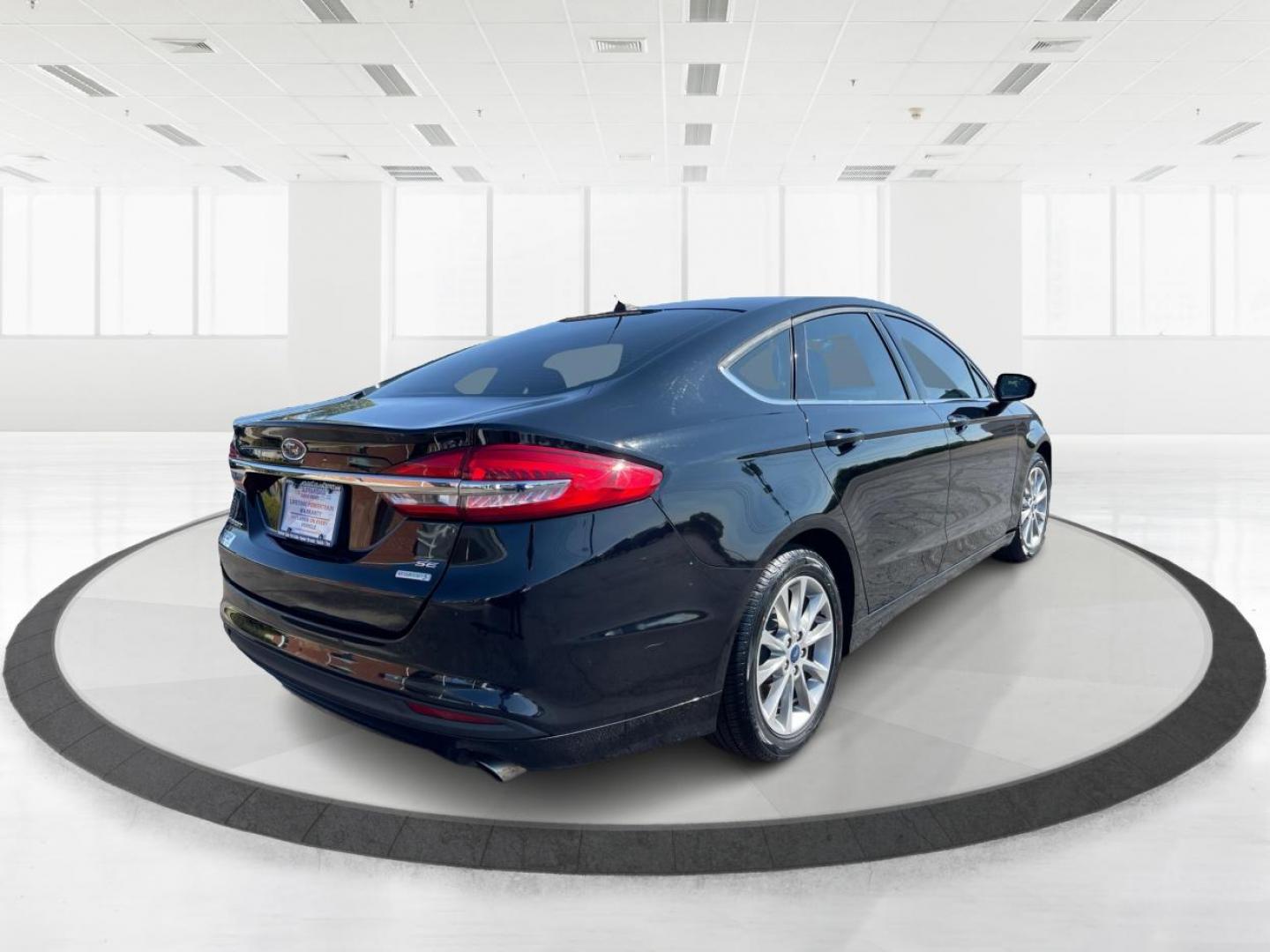 2017 Ford Fusion SE (3FA6P0HD1HR) with an 1.5L L4 DOHC 16V engine, 6-Speed Automatic transmission, located at 1230 East Main St, Xenia, OH, 45385, (937) 908-9800, 39.688026, -83.910172 - 2017 Ford Fusion SE - Photo#2