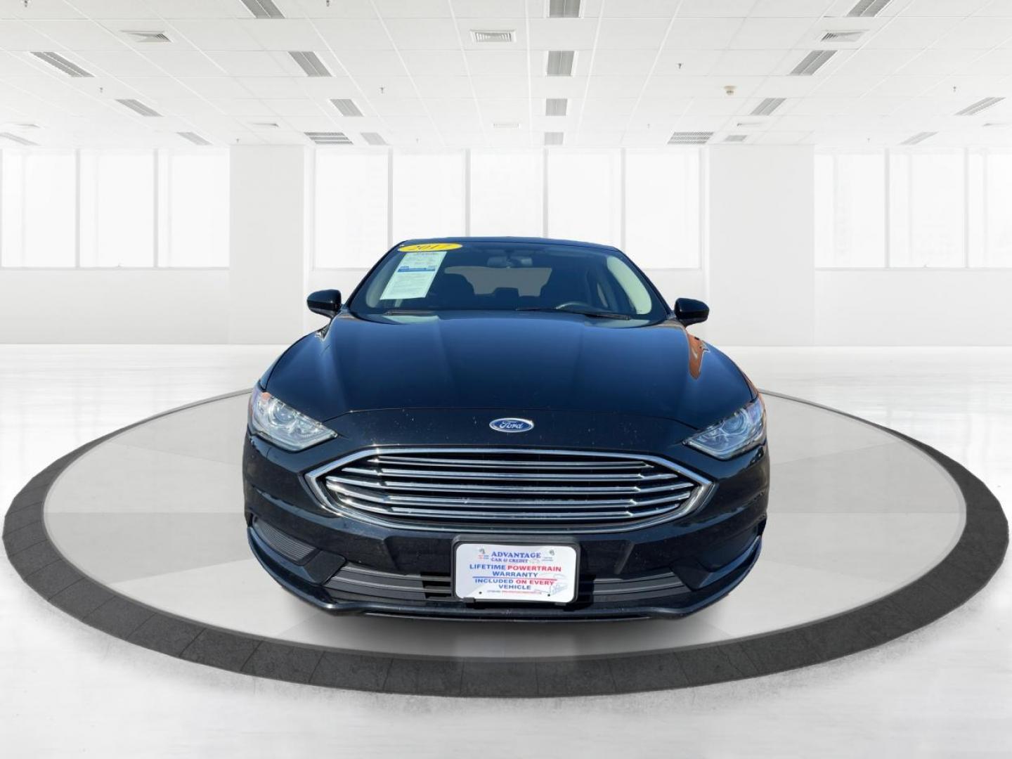 2017 Ford Fusion SE (3FA6P0HD1HR) with an 1.5L L4 DOHC 16V engine, 6-Speed Automatic transmission, located at 1230 East Main St, Xenia, OH, 45385, (937) 908-9800, 39.688026, -83.910172 - 2017 Ford Fusion SE - Photo#6