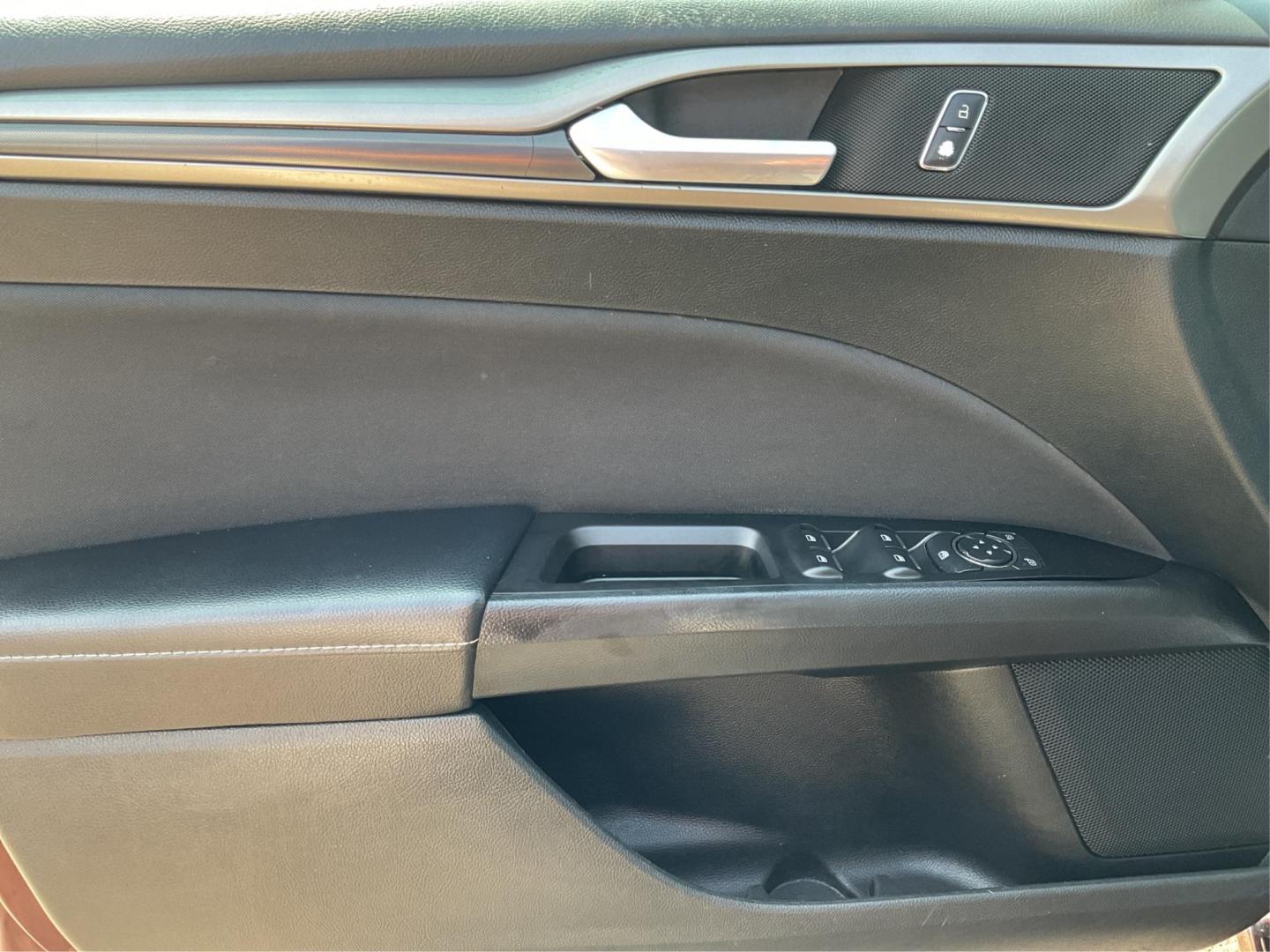 2017 Ford Fusion SE (3FA6P0HDXHR) with an Other engine, located at 401 Woodman Dr, Riverside, OH, 45431, (937) 908-9800, 39.760899, -84.123421 - 2017 Ford Fusion SE - Photo#17