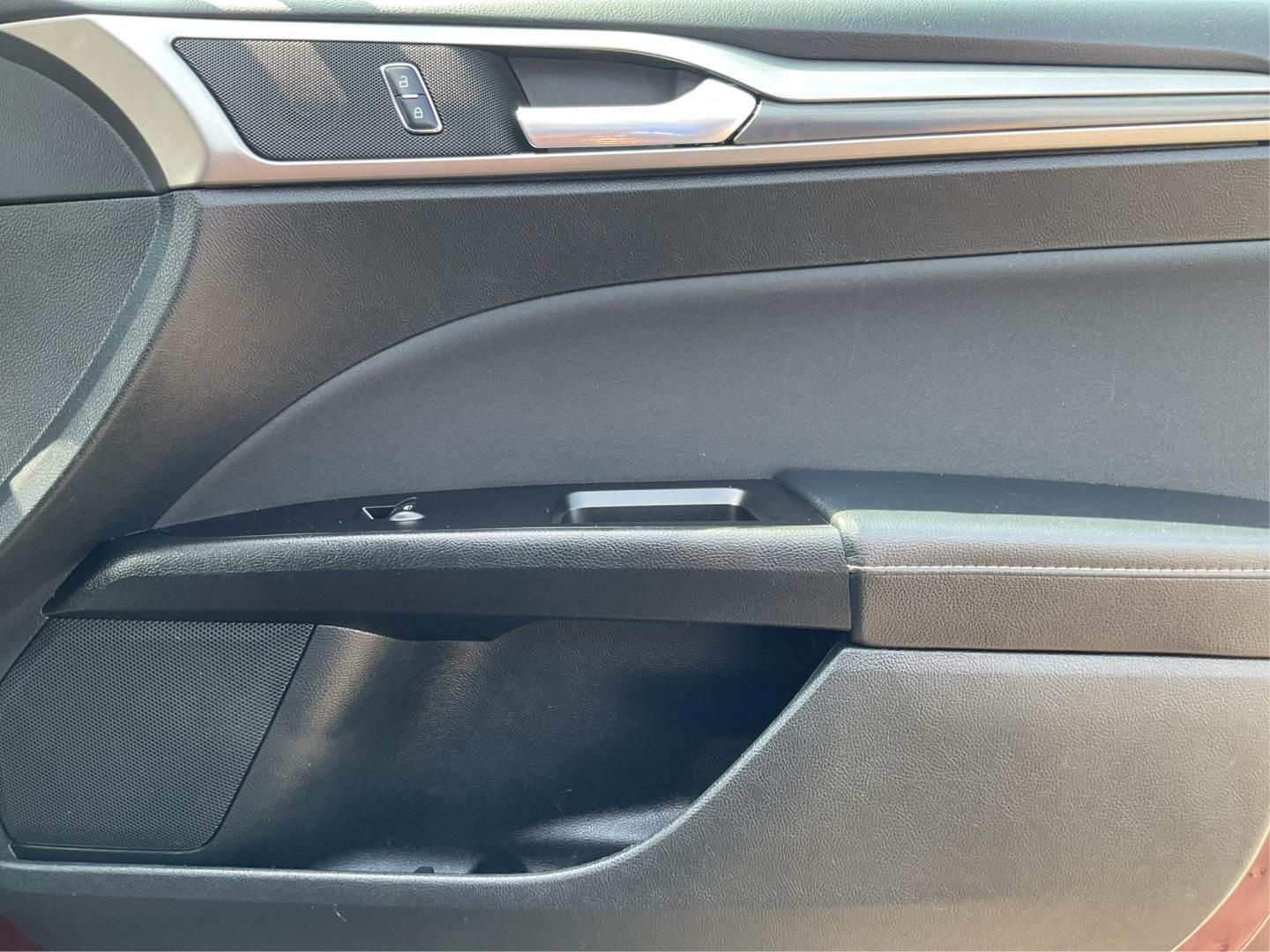 2017 Ford Fusion SE (3FA6P0HDXHR) with an Other engine, located at 401 Woodman Dr, Riverside, OH, 45431, (937) 908-9800, 39.760899, -84.123421 - 2017 Ford Fusion SE - Photo#18