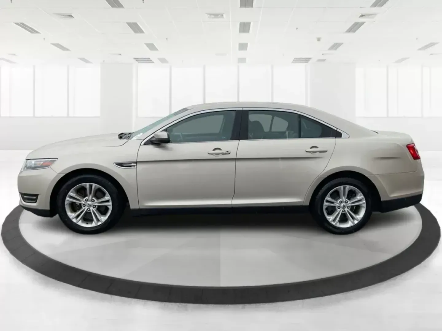 2017 Ford Taurus SEL (1FAHP2E86HG) with an EcoBoost 2L I-4 gasoline direct injection engine, located at 1951 S Dayton Lakeview Rd., New Carlisle, OH, 45344, (937) 908-9800, 39.890999, -84.050255 - **Experience Unmatched Comfort and Style with the 2017 Ford Taurus SEL at Advantage Car and Credit!**<br /> <br /> Are you looking for a dependable vehicle that can elevate your daily commute and weekend adventures? Look no further than this stunning **2017 Ford Taurus SEL**, available now at **Adva - Photo#5