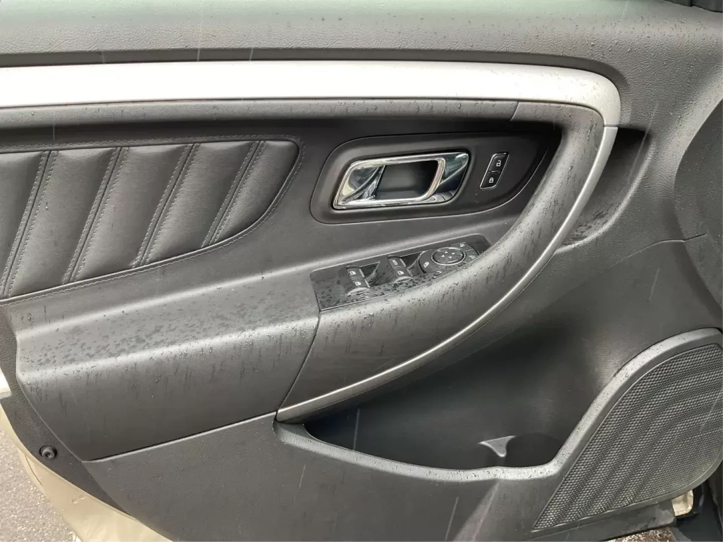 2017 Ford Taurus SEL (1FAHP2E86HG) with an EcoBoost 2L I-4 gasoline direct injection engine, located at 1951 S Dayton Lakeview Rd., New Carlisle, OH, 45344, (937) 908-9800, 39.890999, -84.050255 - **Experience Unmatched Comfort and Style with the 2017 Ford Taurus SEL at Advantage Car and Credit!**<br /> <br /> Are you looking for a dependable vehicle that can elevate your daily commute and weekend adventures? Look no further than this stunning **2017 Ford Taurus SEL**, available now at **Adva - Photo#17