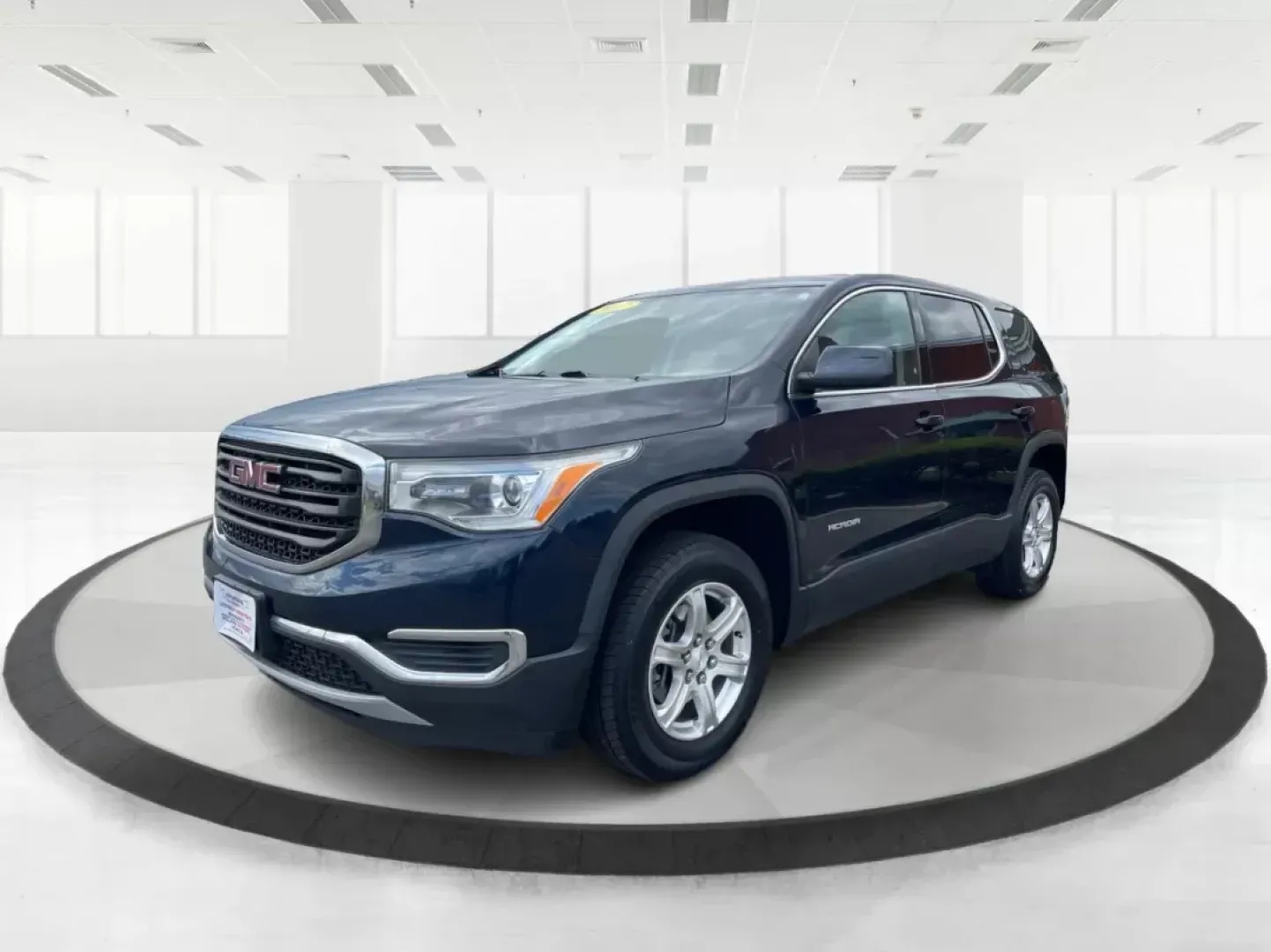 2017 GMC Acadia SLE-1 (1GKKNKLA5HZ) with an 2.5L I-4 gasoline direct injection engine, located at 1230 East Main St, Xenia, OH, 45385, (937) 908-9800, 39.688026, -83.910172 - Third Row - Photo#6