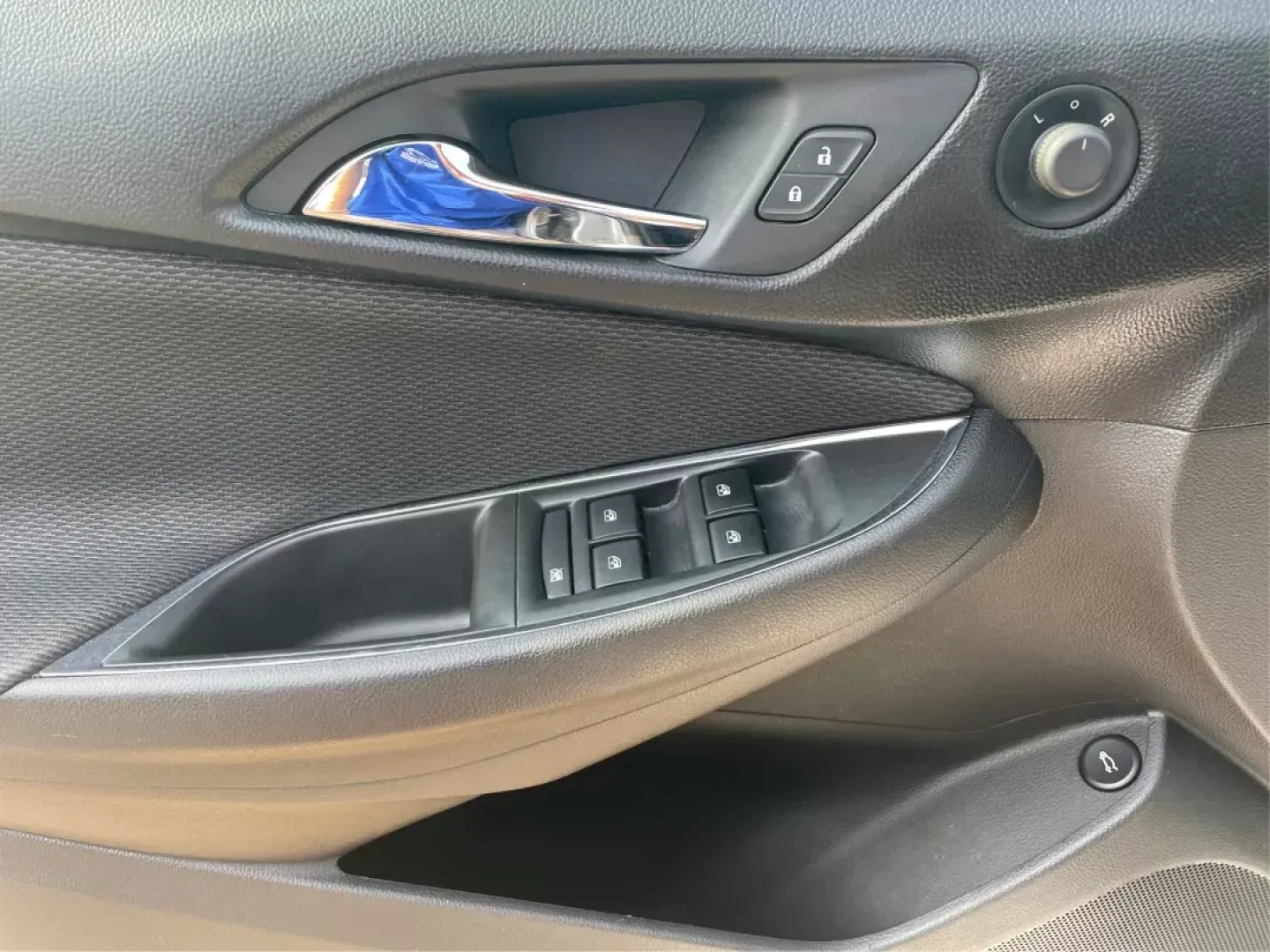 2017 Chevrolet Cruze LS Auto (1G1BC5SM0H7) with an 1.4L I-4 gasoline direct injection engine, located at 8750 N County Rd 25A, Piqua, OH, 45356, (937) 908-9800, 40.164391, -84.232513 - **Discover Your Perfect Ride: 2017 Chevrolet Cruze LS Auto for Your Daily Adventures!**<br /> <br /> Are you searching for a reliable and stylish sedan that accommodates your busy lifestyle? Look no further! The 2017 Chevrolet Cruze LS Auto is the ideal vehicle for daily commuters, growing families, - Photo#18