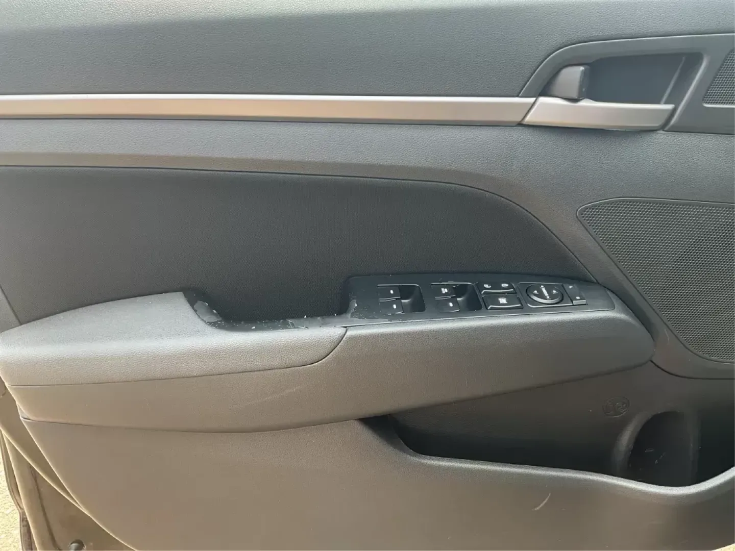 2017 Hyundai Elantra Value Edition (5NPD84LF6HH) with an Nu 2L I-4 DOHC engine, located at 8750 N County Rd 25A, Piqua, OH, 45356, (937) 908-9800, 40.164391, -84.232513 - 2017 Hyundai Elantra Value Edition - Photo#17