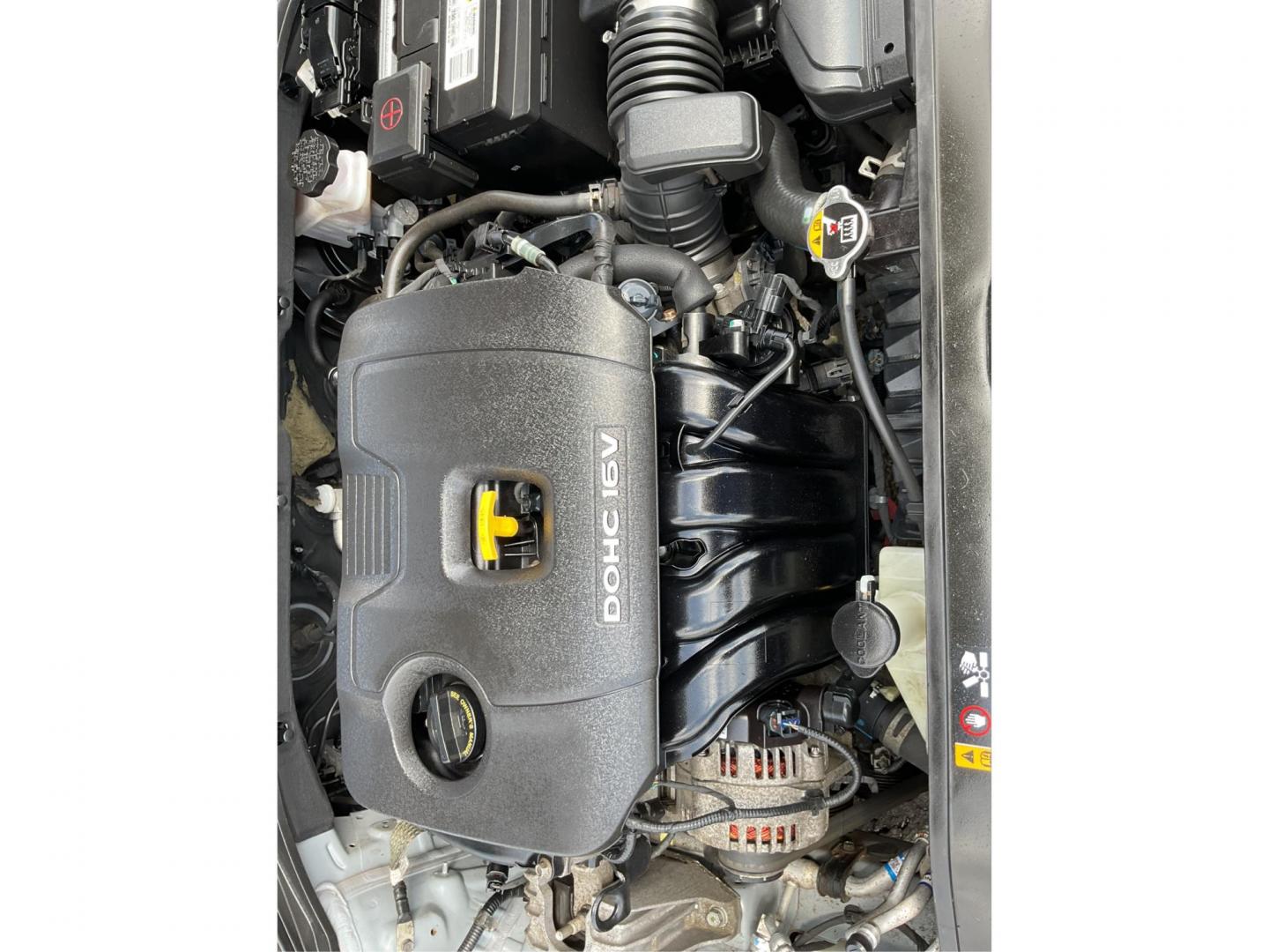 2017 Hyundai Elantra SE (5NPD84LF1HH) with an Nu 2L I-4 DOHC engine, located at 880 E. National Road, Vandalia, OH, 45377, (937) 908-9800, 39.891918, -84.183594 - 2017 Hyundai Elantra SE - Photo#10