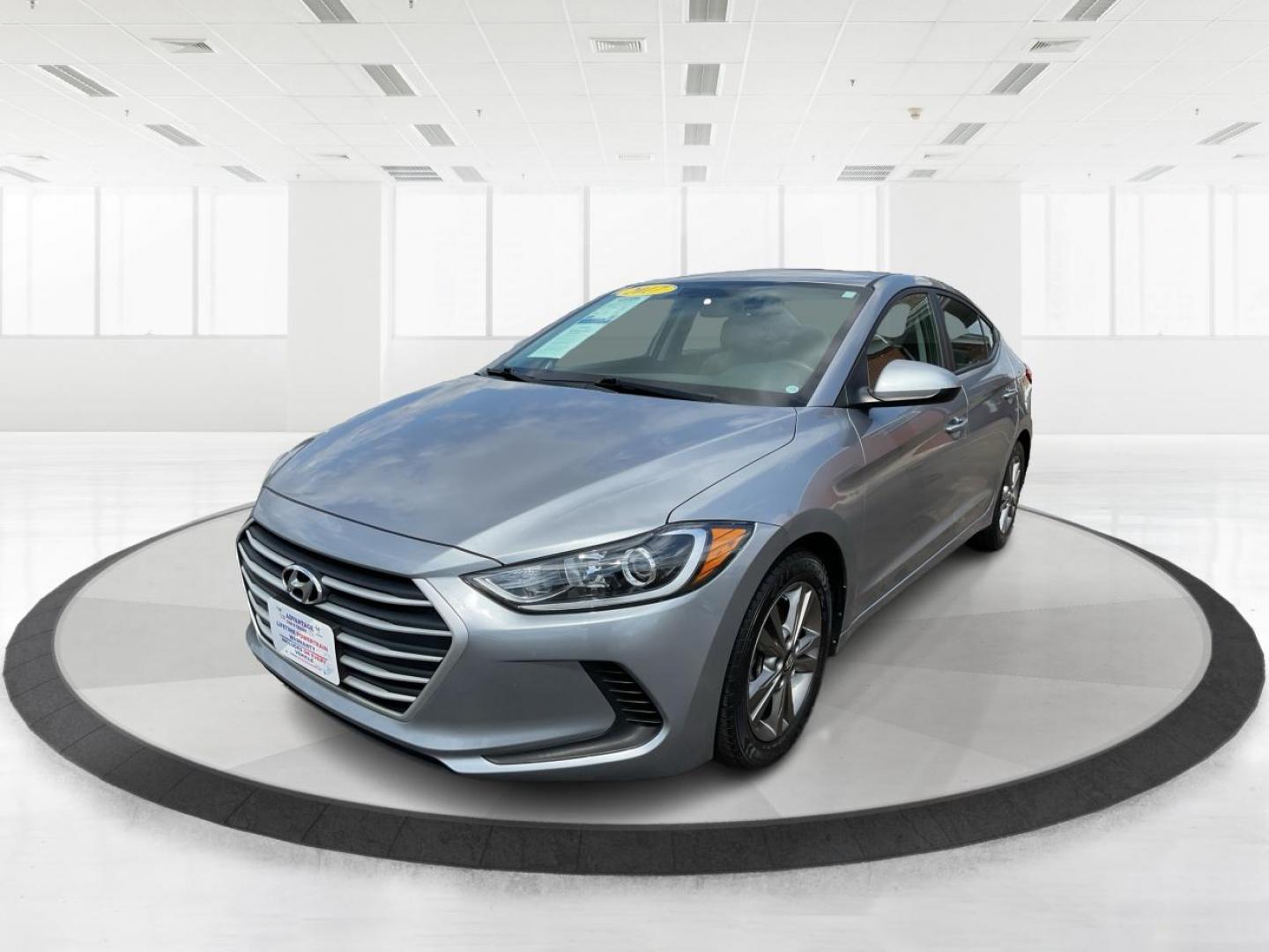 2017 Hyundai Elantra SE (5NPD84LF1HH) with an Nu 2L I-4 DOHC engine, located at 880 E. National Road, Vandalia, OH, 45377, (937) 908-9800, 39.891918, -84.183594 - 2017 Hyundai Elantra SE - Photo#7