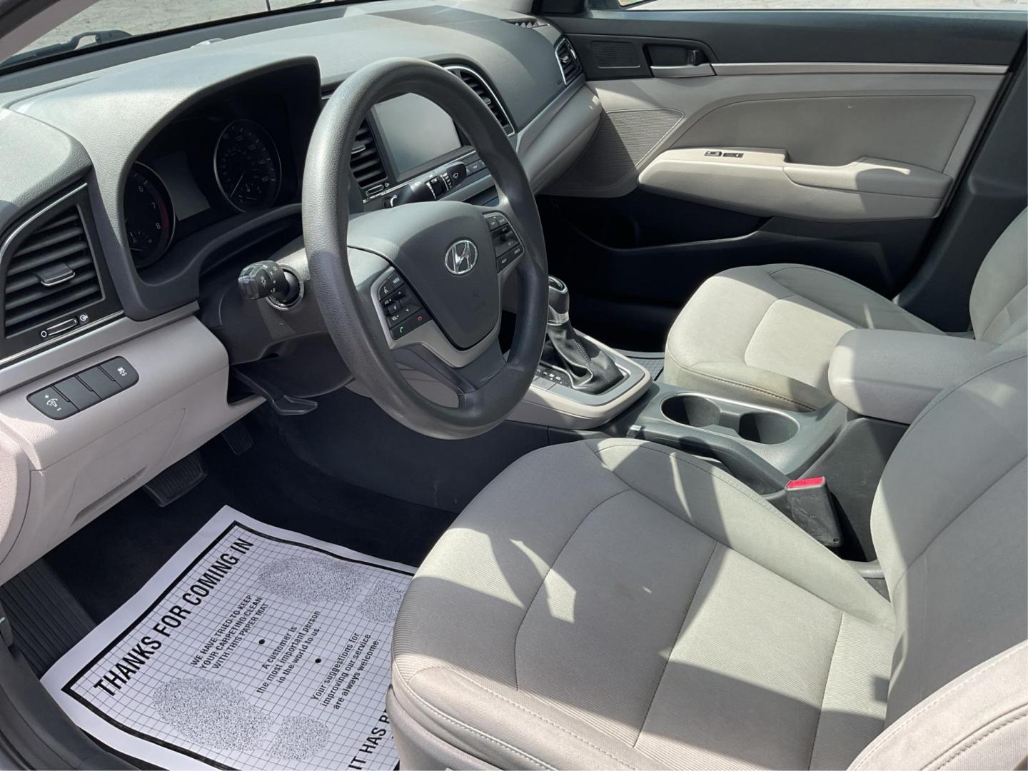 2017 Hyundai Elantra SE (5NPD84LF1HH) with an Nu 2L I-4 DOHC engine, located at 880 E. National Road, Vandalia, OH, 45377, (937) 908-9800, 39.891918, -84.183594 - 2017 Hyundai Elantra SE - Photo#8