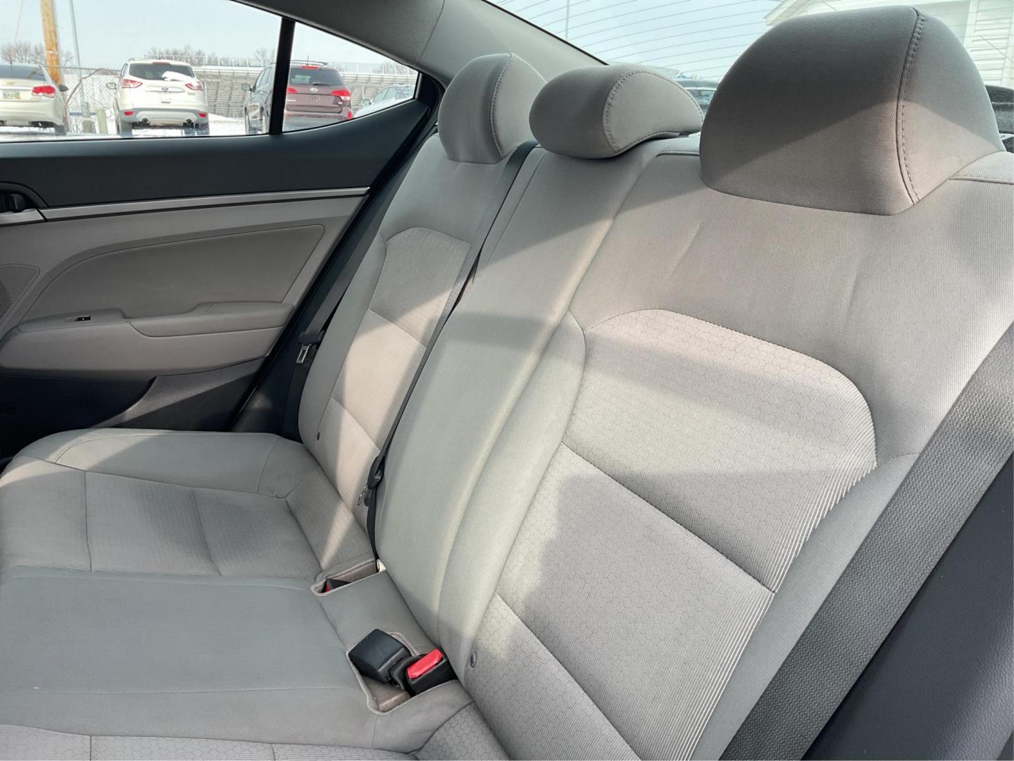 2017 Gray Hyundai Elantra SE (5NPD84LF3HH) with an Other engine, located at 1230 East Main St, Xenia, OH, 45385, (937) 908-9800, 39.688026, -83.910172 - 2017 Hyundai Elantra SE - Photo#9