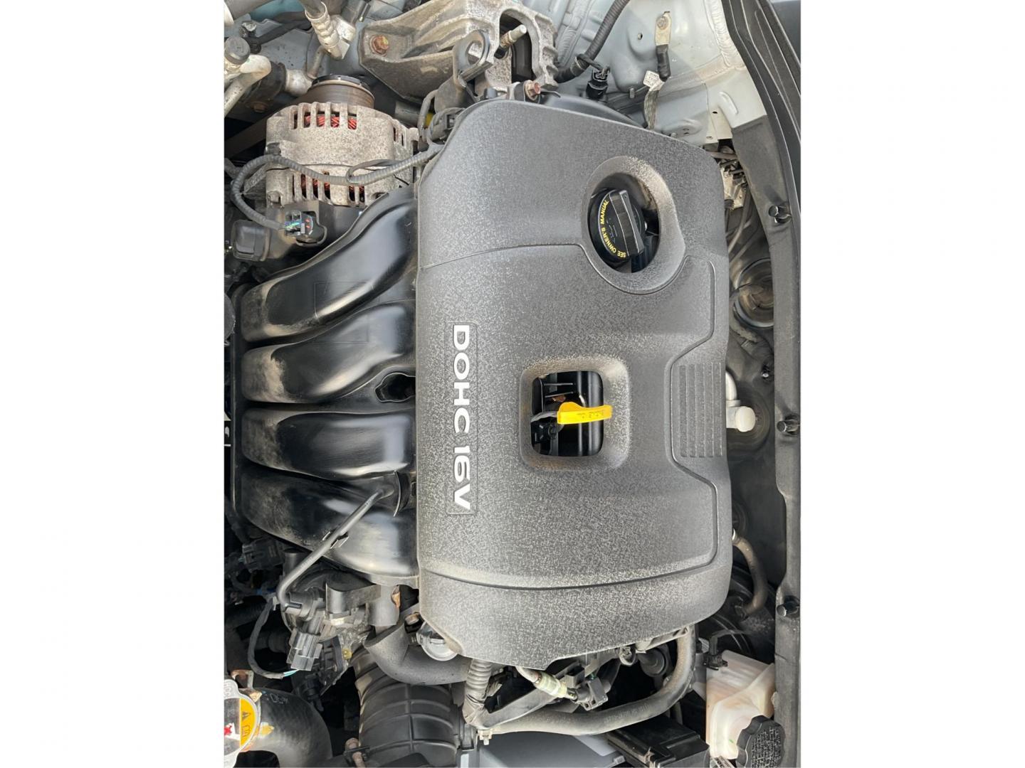 2017 Gray Hyundai Elantra SE (5NPD84LF3HH) with an Other engine, located at 1230 East Main St, Xenia, OH, 45385, (937) 908-9800, 39.688026, -83.910172 - 2017 Hyundai Elantra SE - Photo#10