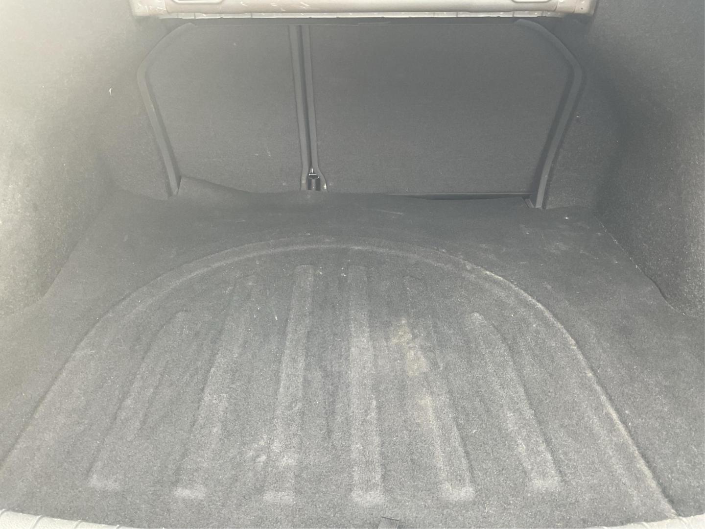 2017 Gray Hyundai Elantra SE (5NPD84LF3HH) with an Other engine, located at 1230 East Main St, Xenia, OH, 45385, (937) 908-9800, 39.688026, -83.910172 - 2017 Hyundai Elantra SE - Photo#11