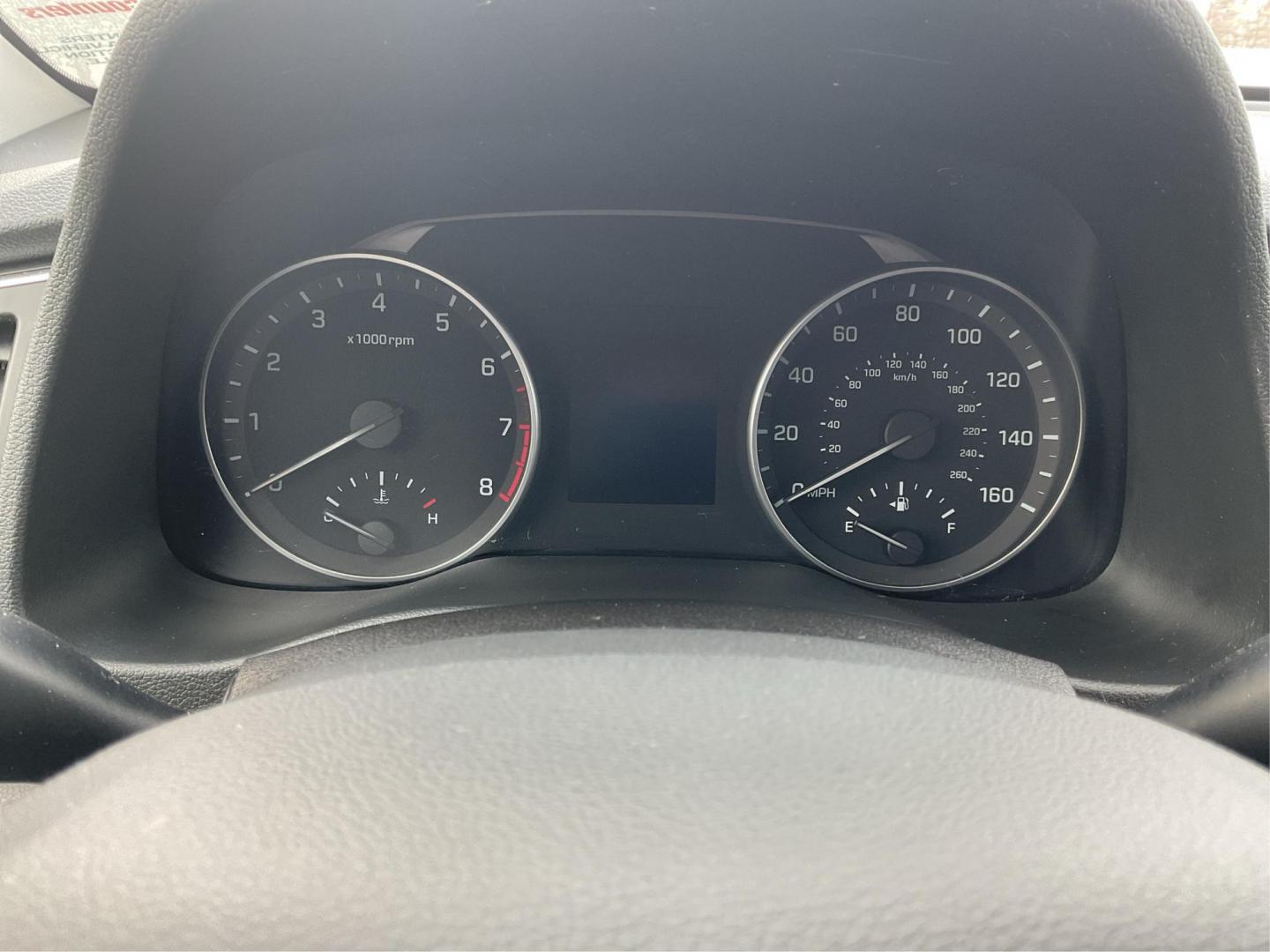2017 Gray Hyundai Elantra SE (5NPD84LF3HH) with an Other engine, located at 1230 East Main St, Xenia, OH, 45385, (937) 908-9800, 39.688026, -83.910172 - 2017 Hyundai Elantra SE - Photo#14