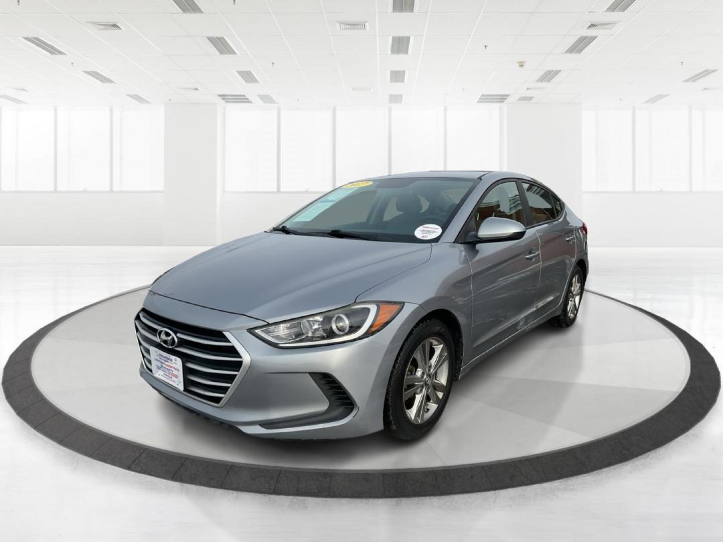 2017 Gray Hyundai Elantra SE (5NPD84LF3HH) with an Other engine, located at 1230 East Main St, Xenia, OH, 45385, (937) 908-9800, 39.688026, -83.910172 - 2017 Hyundai Elantra SE - Photo#7
