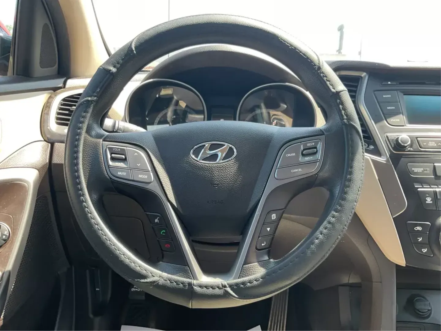2017 Hyundai Santa Fe Sport 2.4L (5XYZT3LB6HG) with an Theta II 2.4L I-4 gasoline direct injection engine, located at 1184 Kauffman Ave, Fairborn, OH, 45324, (937) 908-9800, 39.807072, -84.030914 - ### Discover Adventure on Every Drive: 2017 Hyundai Santa Fe Sport at Advantage Car and Credit<br /> <br /> Looking for a vehicle that fits your active lifestyle? The 2017 Hyundai Santa Fe Sport is designed for those ready to embrace life's adventures! With ample cargo space and a comfortable interi - Photo#15