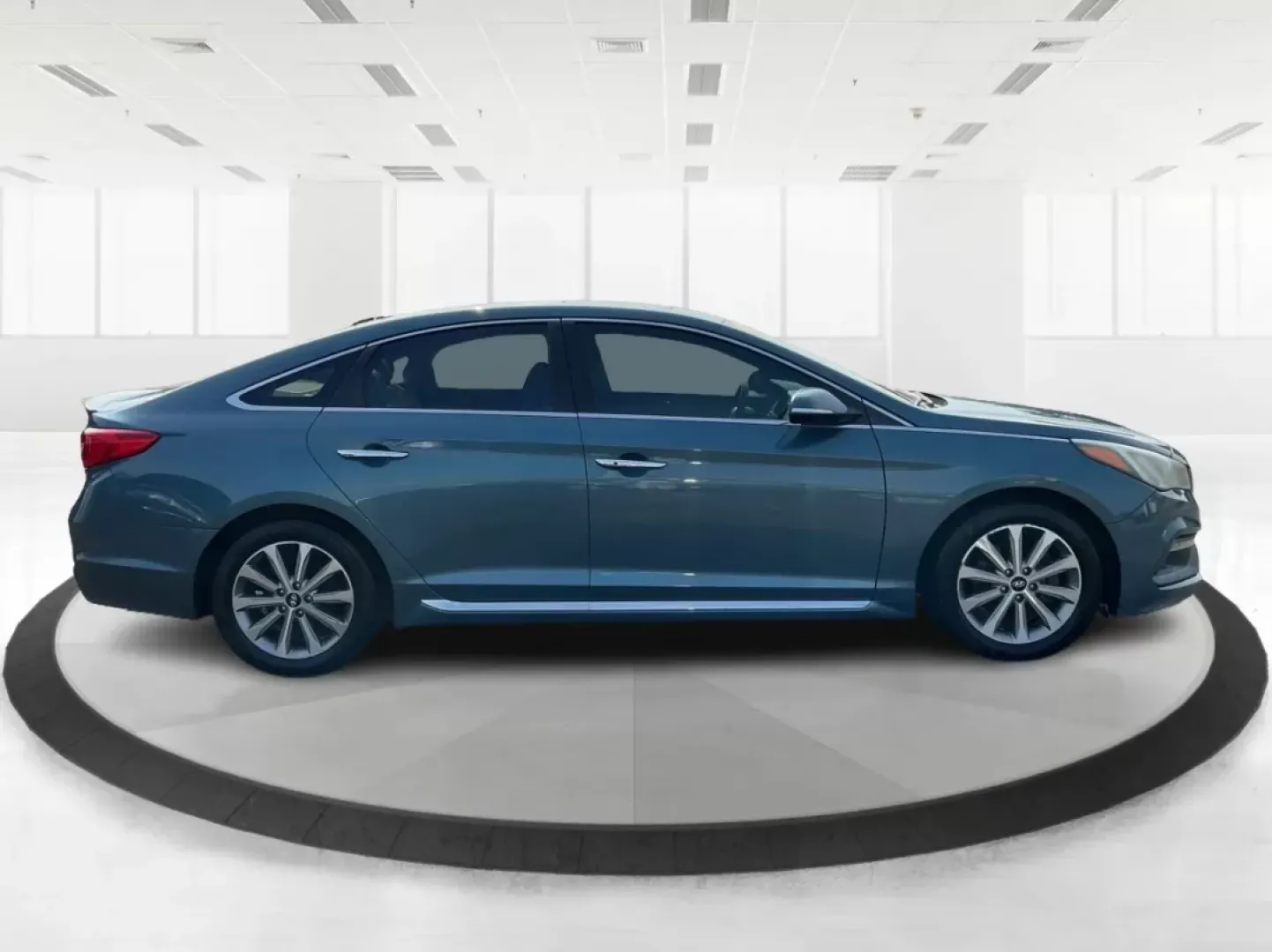 2017 Hyundai Sonata Limited (5NPE34AF4HH) with an 2.4L I-4 gasoline direct injection engine, located at 1099 N County Rd 25A, Troy, OH, 45373, (937) 908-9800, 40.057079, -84.212883 - Are you ready to elevate your daily drive into an adventure? Meet the 2017 Hyundai Sonata Limited, a perfect companion for anyone looking to combine style, comfort, and reliability. Whether you're commuting to work, shuttling the kids to school, or heading out for a weekend getaway, this sedan offer - Photo#1