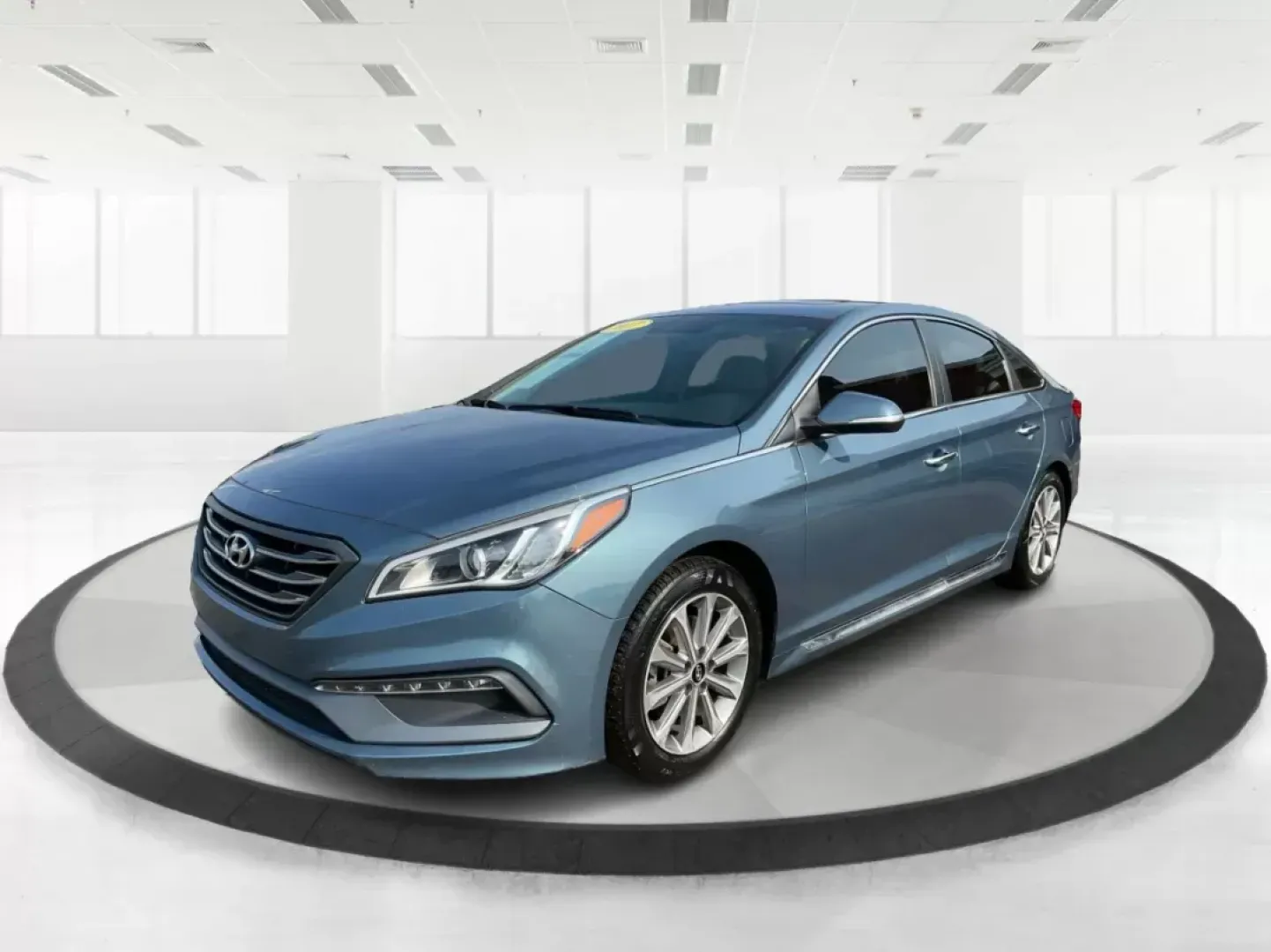 2017 Hyundai Sonata Limited (5NPE34AF4HH) with an 2.4L I-4 gasoline direct injection engine, located at 1099 N County Rd 25A, Troy, OH, 45373, (937) 908-9800, 40.057079, -84.212883 - ### Discover Your Ideal Sedan for Every Adventure: 2017 Hyundai Sonata Limited at Advantage Car and Credit<br /> <br /> Are you in search of a reliable vehicle that seamlessly fits into your busy lifestyle? Whether you're commuting to work, running errands, or planning a weekend getaway, the **2017 - Photo#7