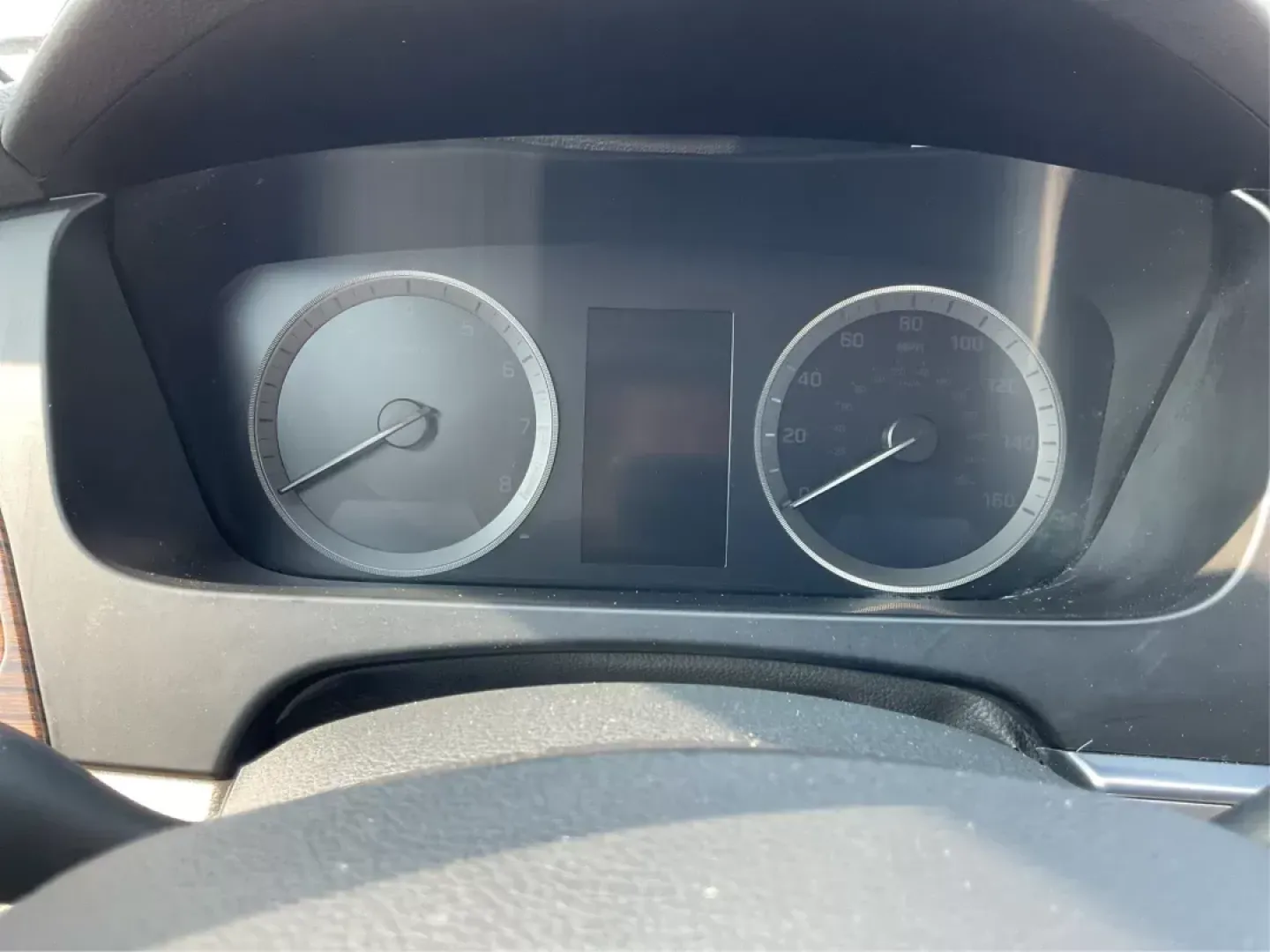 2017 Hyundai Sonata Limited (5NPE34AF4HH) with an 2.4L I-4 gasoline direct injection engine, located at 1099 N County Rd 25A, Troy, OH, 45373, (937) 908-9800, 40.057079, -84.212883 - ### Discover Your Ideal Sedan for Every Adventure: 2017 Hyundai Sonata Limited at Advantage Car and Credit<br /> <br /> Are you in search of a reliable vehicle that seamlessly fits into your busy lifestyle? Whether you're commuting to work, running errands, or planning a weekend getaway, the **2017 - Photo#14
