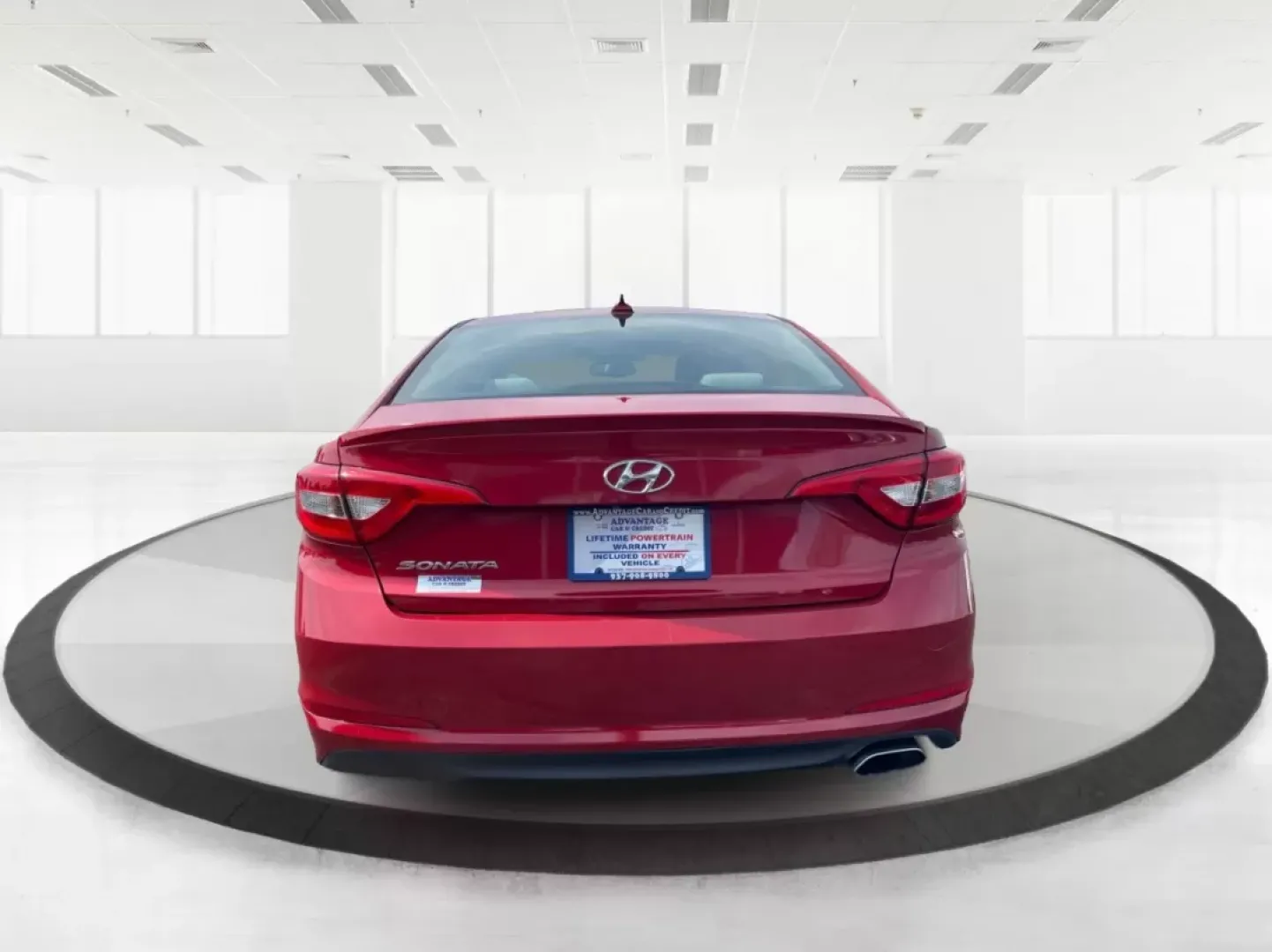 2017 Hyundai Sonata SE (5NPE24AF7HH) with an 2.4L I-4 gasoline direct injection engine, located at 880 E. National Road, Vandalia, OH, 45377, (937) 908-9800, 39.891918, -84.183594 - Are you in search of an affordable, reliable sedan that can keep up with your busy lifestyle? Look no further than this stunning 2017 Hyundai Sonata SE, available now at Advantage Car and Credit in Fairborn, OH. This vehicle is perfect for budget-conscious buyers who need a dependable car for daily - Photo#3