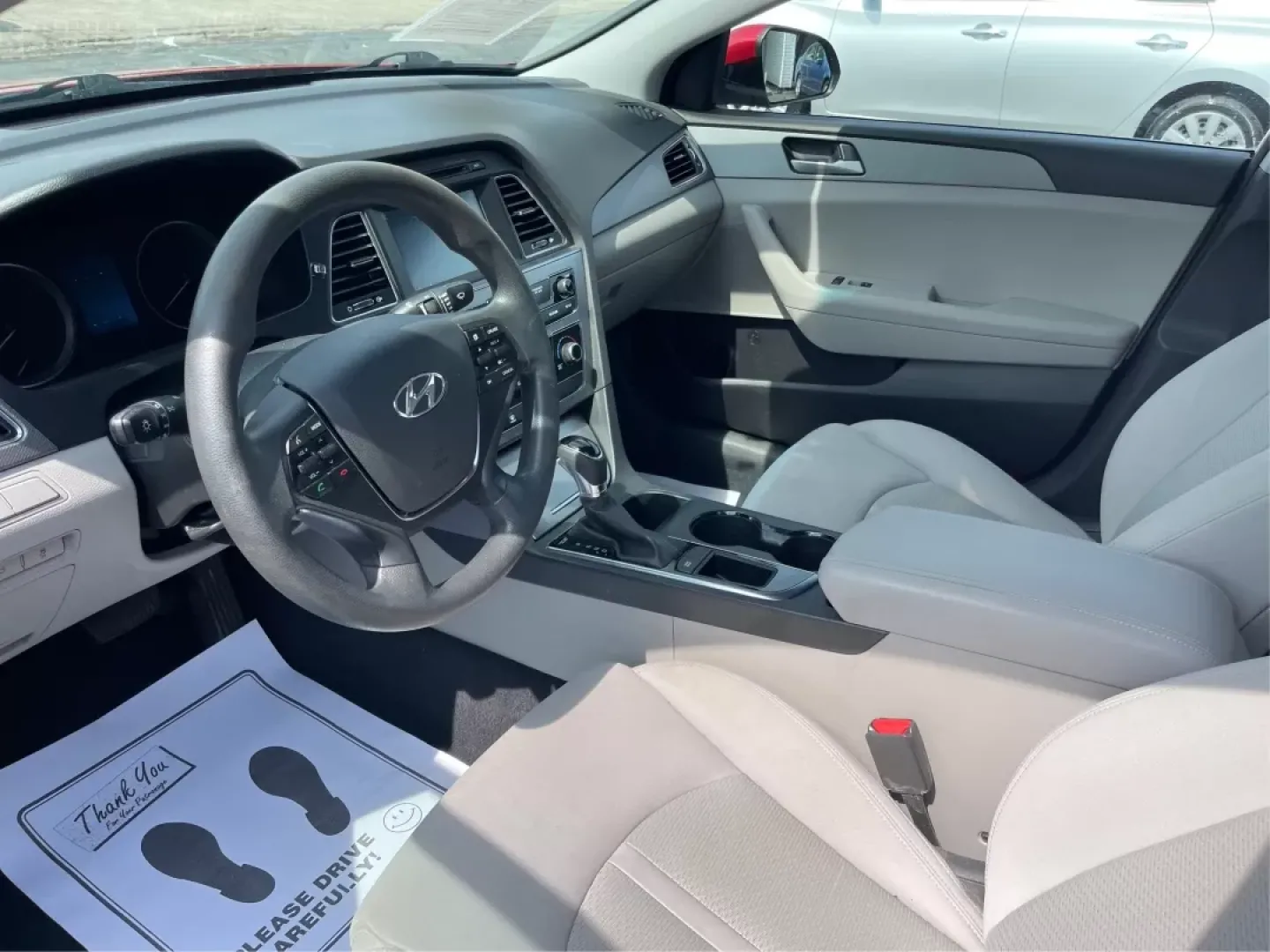 2017 Hyundai Sonata SE (5NPE24AF7HH) with an 2.4L I-4 gasoline direct injection engine, located at 880 E. National Road, Vandalia, OH, 45377, (937) 908-9800, 39.891918, -84.183594 - Are you in search of an affordable, reliable sedan that can keep up with your busy lifestyle? Look no further than this stunning 2017 Hyundai Sonata SE, available now at Advantage Car and Credit in Fairborn, OH. This vehicle is perfect for budget-conscious buyers who need a dependable car for daily - Photo#8