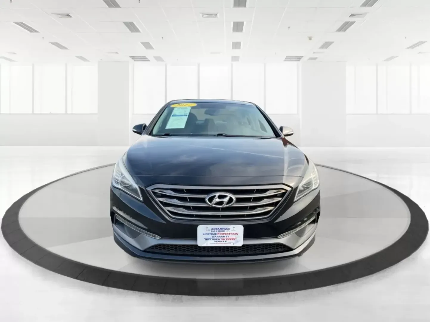 2017 Hyundai Sonata Sport (5NPE34AF9HH) with an 2.4L I-4 gasoline direct injection engine, located at 1230 East Main St, Xenia, OH, 45385, (937) 908-9800, 39.688026, -83.910172 - **Drive Your Dreams with the 2017 Hyundai Sonata Sport at Advantage Car and Credit!**<br /> <br /> Are you searching for the perfect vehicle that seamlessly blends style, comfort, and reliability? Look no further! The 2017 Hyundai Sonata Sport is not just a sedan; it's a lifestyle upgrade. Whether y - Photo#7