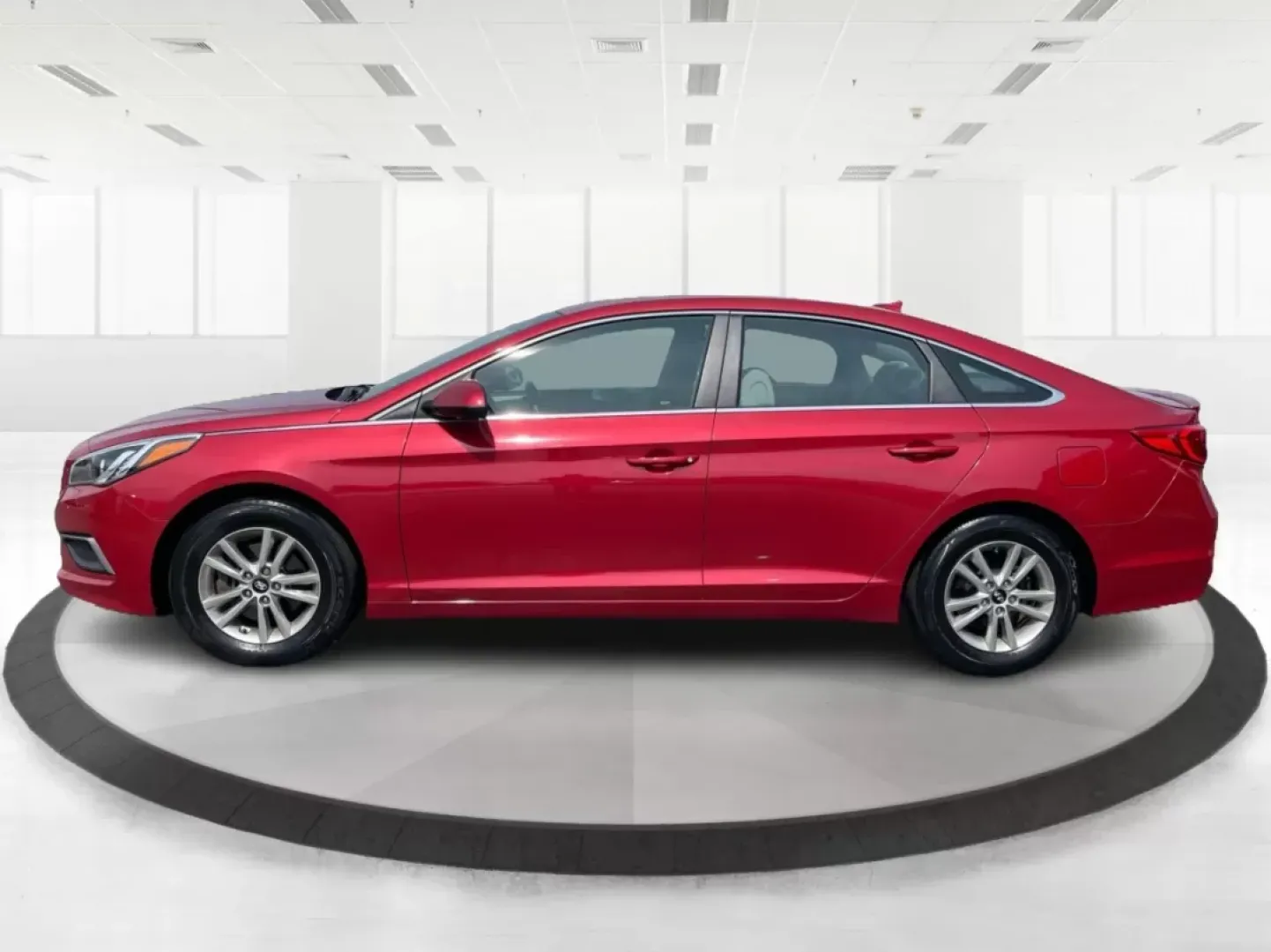 2017 Hyundai Sonata SE (5NPE24AF7HH) with an 2.4L I-4 gasoline direct injection engine, located at 880 E. National Road, Vandalia, OH, 45377, (937) 908-9800, 39.891918, -84.183594 - Are you in search of an affordable, reliable sedan that can keep up with your busy lifestyle? Look no further than this stunning 2017 Hyundai Sonata SE, available now at Advantage Car and Credit in Fairborn, OH. This vehicle is perfect for budget-conscious buyers who need a dependable car for daily - Photo#5