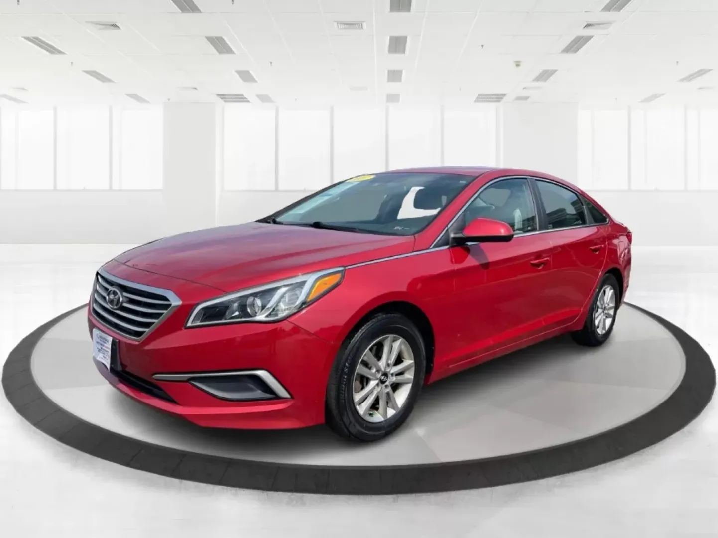 2017 Hyundai Sonata SE (5NPE24AF7HH) with an 2.4L I-4 gasoline direct injection engine, located at 880 E. National Road, Vandalia, OH, 45377, (937) 908-9800, 39.891918, -84.183594 - Are you in search of an affordable, reliable sedan that can keep up with your busy lifestyle? Look no further than this stunning 2017 Hyundai Sonata SE, available now at Advantage Car and Credit in Fairborn, OH. This vehicle is perfect for budget-conscious buyers who need a dependable car for daily - Photo#8