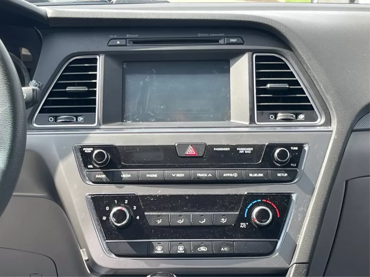2017 Hyundai Sonata SE (5NPE24AF7HH) with an 2.4L I-4 gasoline direct injection engine, located at 880 E. National Road, Vandalia, OH, 45377, (937) 908-9800, 39.891918, -84.183594 - Are you in search of an affordable, reliable sedan that can keep up with your busy lifestyle? Look no further than this stunning 2017 Hyundai Sonata SE, available now at Advantage Car and Credit in Fairborn, OH. This vehicle is perfect for budget-conscious buyers who need a dependable car for daily - Photo#13