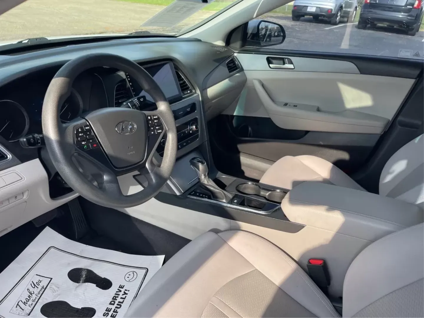 2017 Hyundai Sonata Base (5NPE24AF6HH) with an Other engine, located at 1230 East Main St, Xenia, OH, 45385, (937) 908-9800, 39.688026, -83.910172 - **Experience Comfort and Reliability with the 2017 Hyundai Sonata at Advantage Car and Credit!**<br /> <br /> Are you looking for a dependable sedan that seamlessly fits into your active lifestyle? Whether you're commuting to work, running errands around Fairborn, or making weekend getaways with fri - Photo#9
