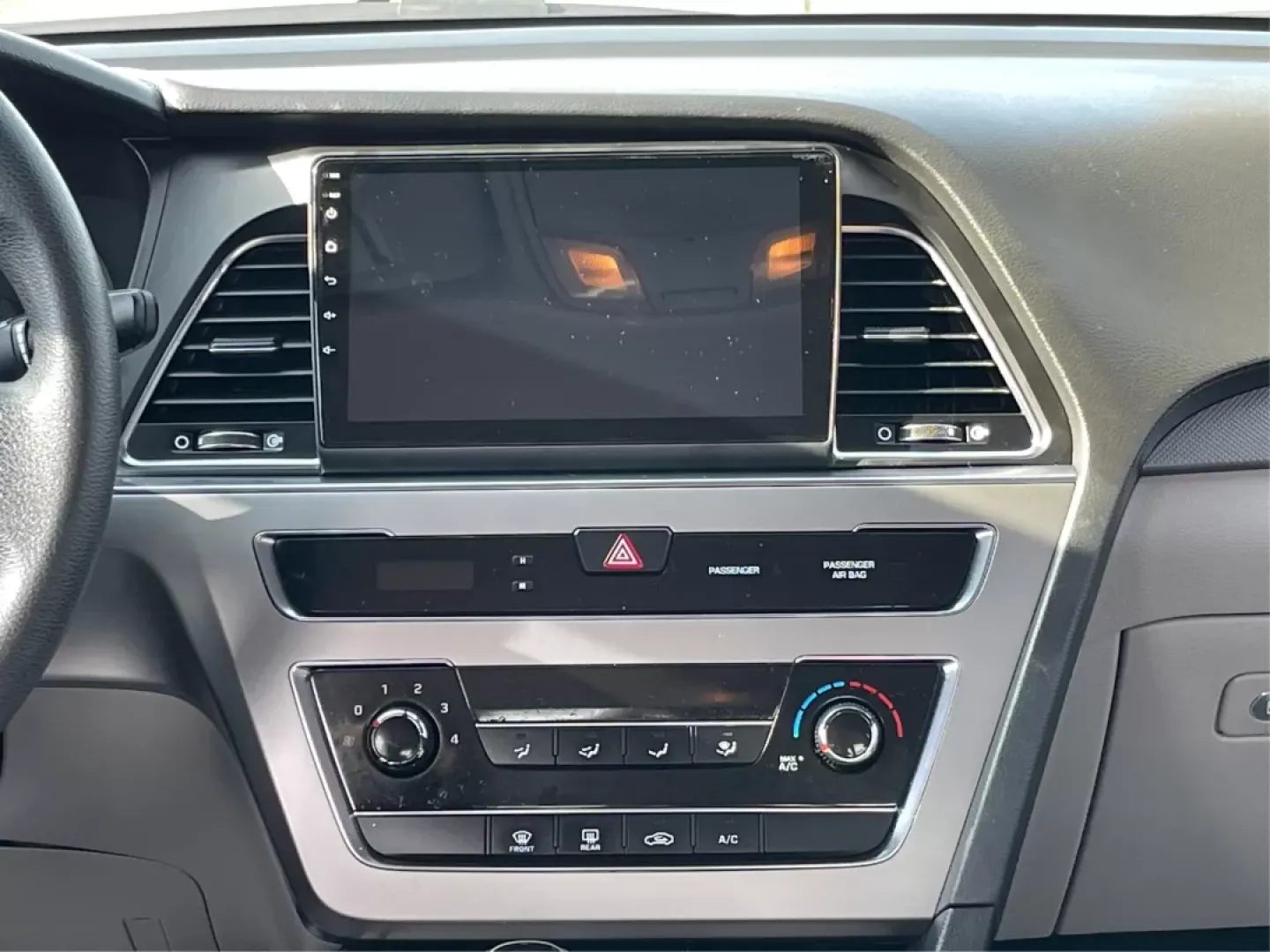 2017 Hyundai Sonata Base (5NPE24AF6HH) with an Other engine, located at 1230 East Main St, Xenia, OH, 45385, (937) 908-9800, 39.688026, -83.910172 - **Experience Comfort and Reliability with the 2017 Hyundai Sonata at Advantage Car and Credit!**<br /> <br /> Are you looking for a dependable sedan that seamlessly fits into your active lifestyle? Whether you're commuting to work, running errands around Fairborn, or making weekend getaways with fri - Photo#13