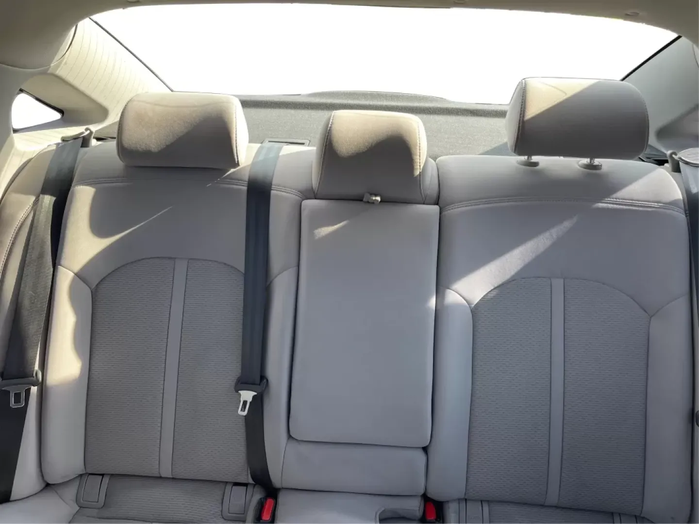 2017 Hyundai Sonata Base (5NPE24AF6HH) with an Other engine, located at 1230 East Main St, Xenia, OH, 45385, (937) 908-9800, 39.688026, -83.910172 - **Experience Comfort and Reliability with the 2017 Hyundai Sonata at Advantage Car and Credit!**<br /> <br /> Are you looking for a dependable sedan that seamlessly fits into your active lifestyle? Whether you're commuting to work, running errands around Fairborn, or making weekend getaways with fri - Photo#14