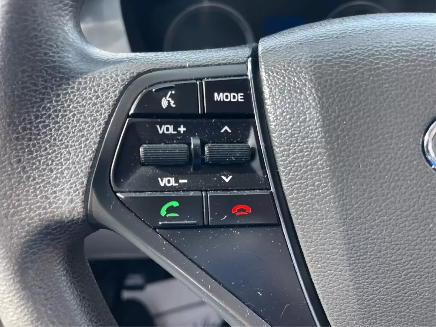 2017 Hyundai Sonata Base (5NPE24AF6HH) with an Other engine, located at 1230 East Main St, Xenia, OH, 45385, (937) 908-9800, 39.688026, -83.910172 - **Experience Comfort and Reliability with the 2017 Hyundai Sonata at Advantage Car and Credit!**<br /> <br /> Are you looking for a dependable sedan that seamlessly fits into your active lifestyle? Whether you're commuting to work, running errands around Fairborn, or making weekend getaways with fri - Photo#16