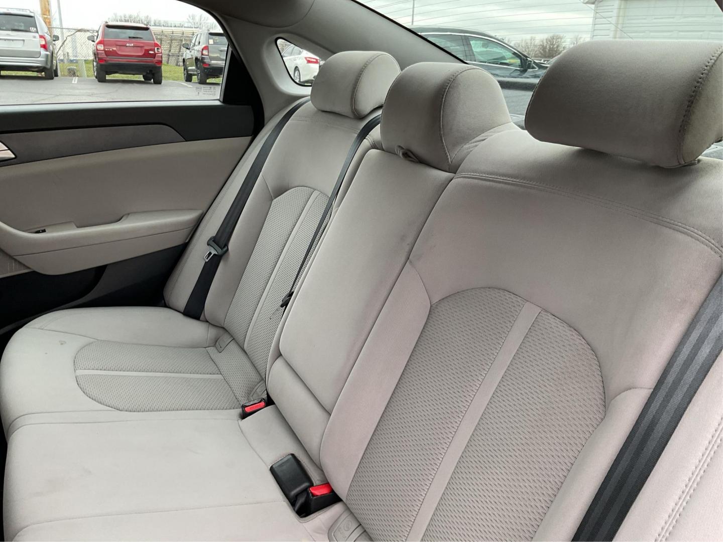 2017 Hyundai Sonata Base/SE (5NPE24AF8HH) with an Other engine, located at 1184 Kauffman Ave, Fairborn, OH, 45324, (937) 908-9800, 39.807072, -84.030914 - 2017 Hyundai Sonata Base/SE - Photo#9