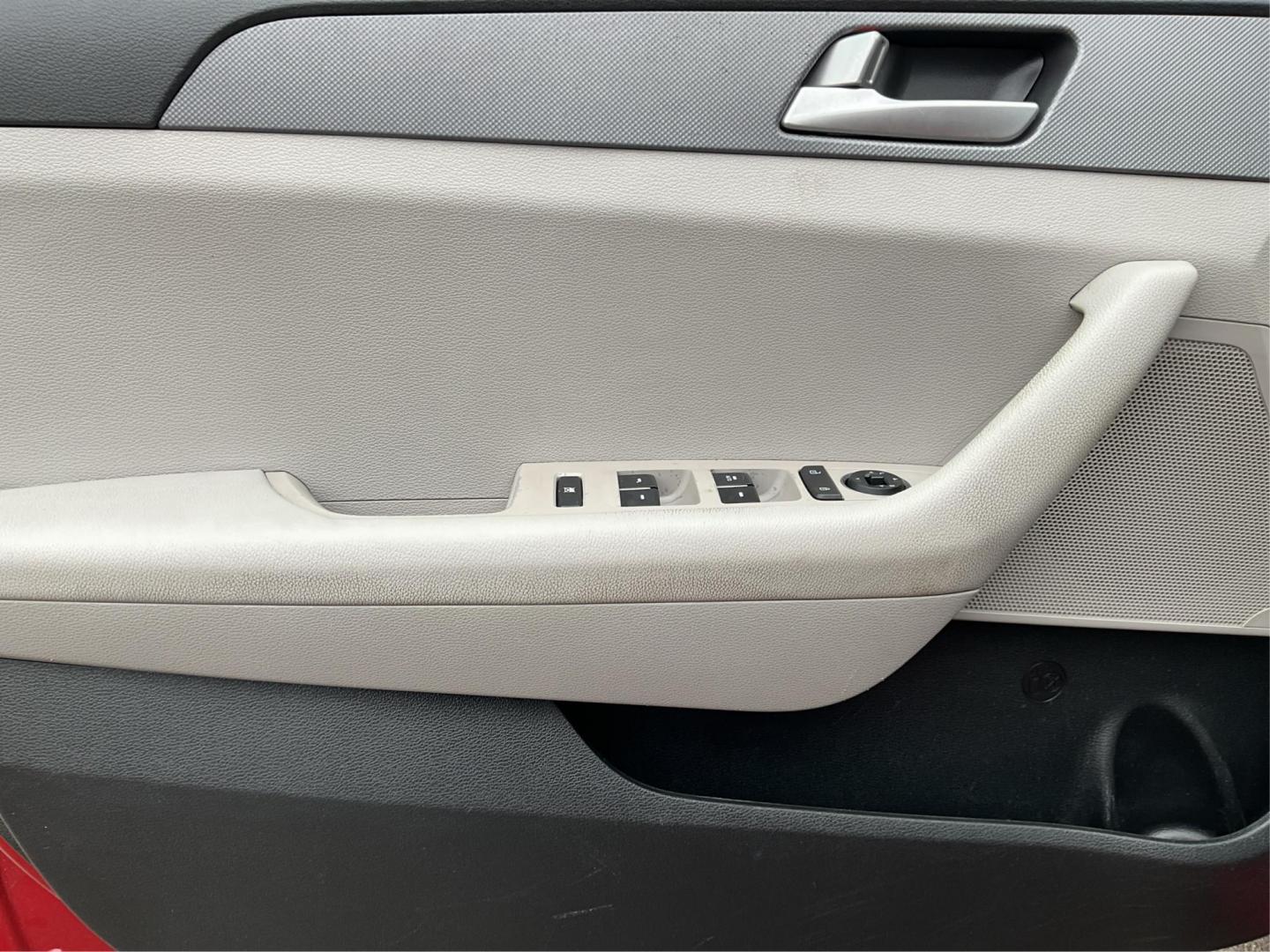 2017 Hyundai Sonata Base/SE (5NPE24AF8HH) with an Other engine, located at 1184 Kauffman Ave, Fairborn, OH, 45324, (937) 908-9800, 39.807072, -84.030914 - 2017 Hyundai Sonata Base/SE - Photo#16