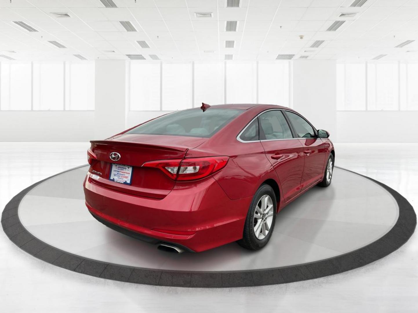 2017 Hyundai Sonata Base/SE (5NPE24AF8HH) with an Other engine, located at 1184 Kauffman Ave, Fairborn, OH, 45324, (937) 908-9800, 39.807072, -84.030914 - 2017 Hyundai Sonata Base/SE - Photo#2