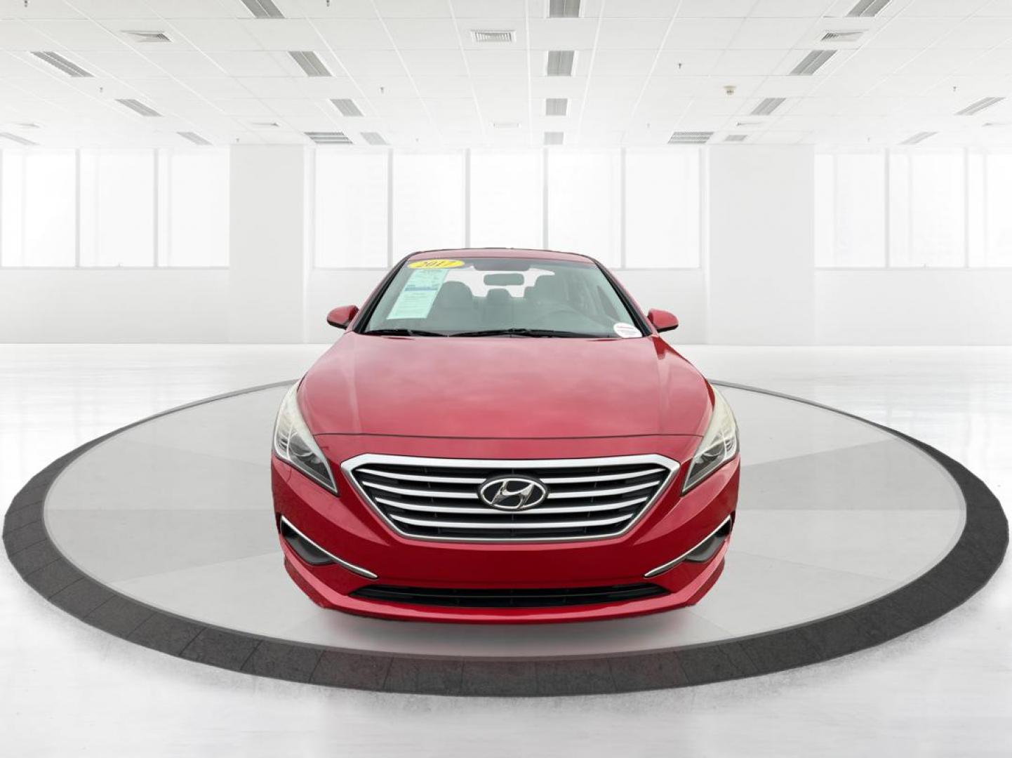 2017 Hyundai Sonata Base/SE (5NPE24AF8HH) with an Other engine, located at 1184 Kauffman Ave, Fairborn, OH, 45324, (937) 908-9800, 39.807072, -84.030914 - 2017 Hyundai Sonata Base/SE - Photo#6