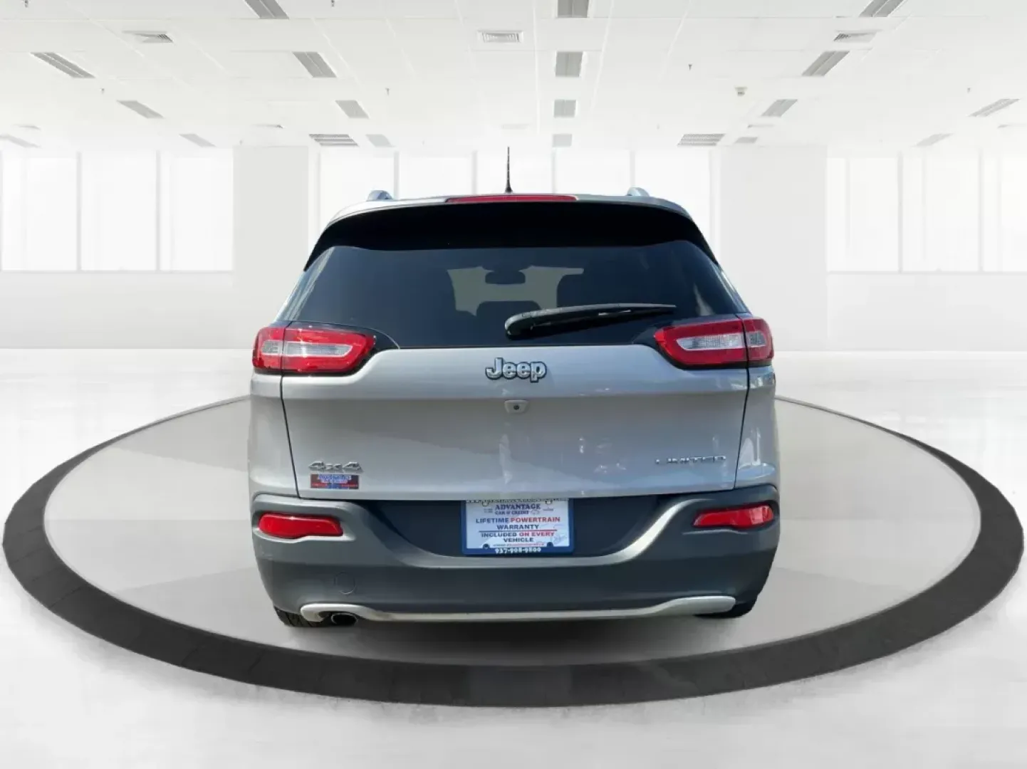 2017 Jeep Cherokee Limited 4x4 (1C4PJMDB5HW) with an Other engine, located at 8750 N County Rd 25A, Piqua, OH, 45356, (937) 908-9800, 40.164391, -84.232513 - **Adventure Awaits with the 2017 Jeep Cherokee Limited 4x4: Your Perfect Family Crossover!**<br /> <br /> Discover the ultimate blend of style, comfort, and performance with the 2017 Jeep Cherokee Limited 4x4, available now at Advantage Car and Credit in Fairborn, OH. This vehicle is designed for th - Photo#3