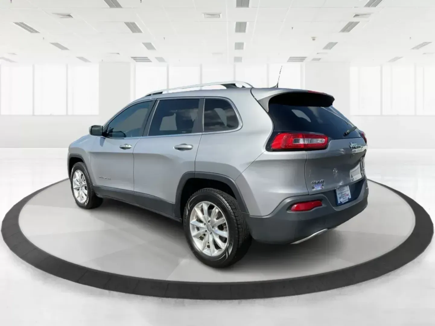 2017 Jeep Cherokee Limited 4x4 (1C4PJMDB5HW) with an Other engine, located at 8750 N County Rd 25A, Piqua, OH, 45356, (937) 908-9800, 40.164391, -84.232513 - **Adventure Awaits with the 2017 Jeep Cherokee Limited 4x4: Your Perfect Family Crossover!**<br /> <br /> Discover the ultimate blend of style, comfort, and performance with the 2017 Jeep Cherokee Limited 4x4, available now at Advantage Car and Credit in Fairborn, OH. This vehicle is designed for th - Photo#4