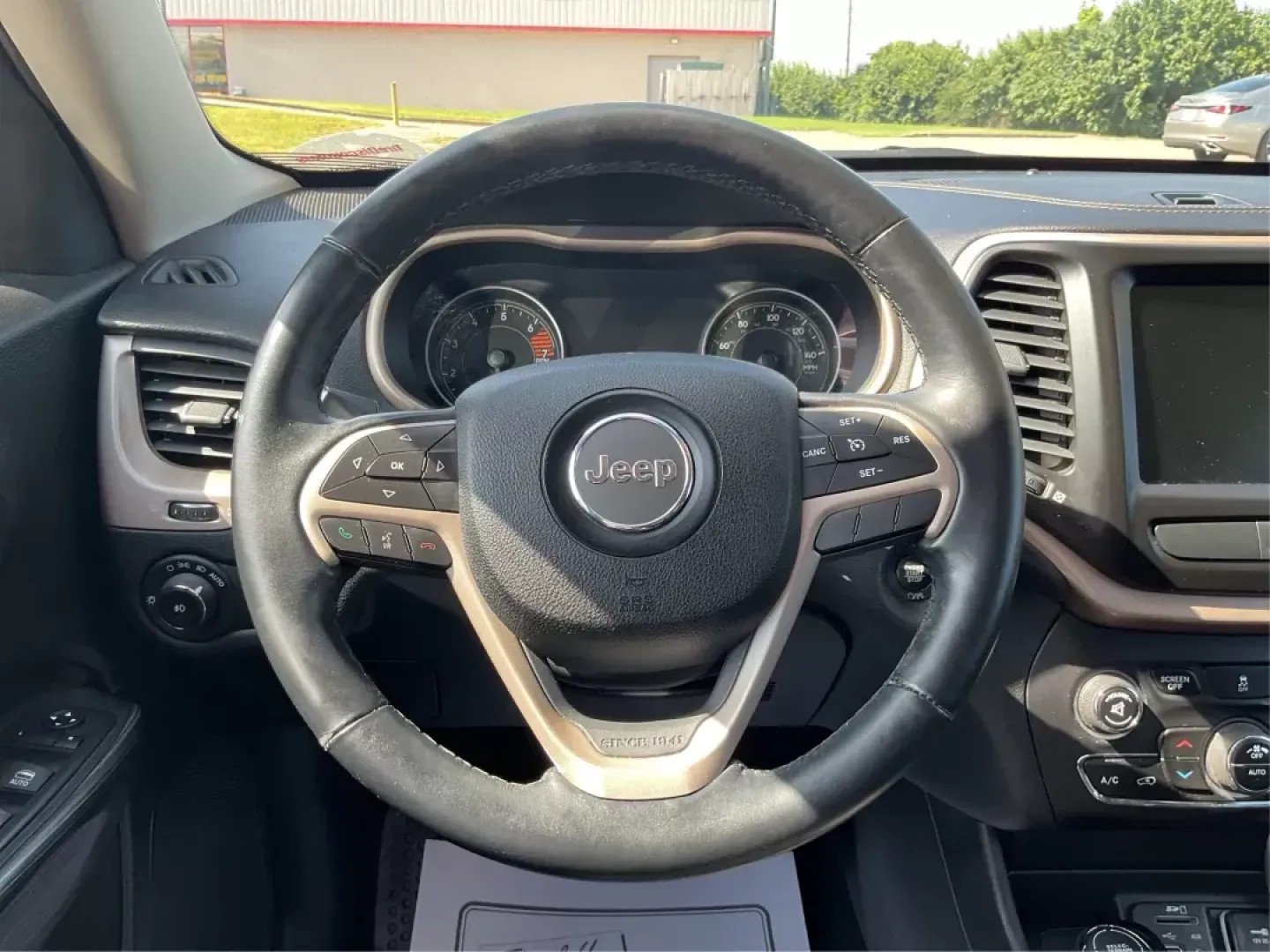 2017 Jeep Cherokee Limited 4x4 (1C4PJMDB5HW) with an Other engine, located at 8750 N County Rd 25A, Piqua, OH, 45356, (937) 908-9800, 40.164391, -84.232513 - **Adventure Awaits with the 2017 Jeep Cherokee Limited 4x4: Your Perfect Family Crossover!**<br /> <br /> Discover the ultimate blend of style, comfort, and performance with the 2017 Jeep Cherokee Limited 4x4, available now at Advantage Car and Credit in Fairborn, OH. This vehicle is designed for th - Photo#15