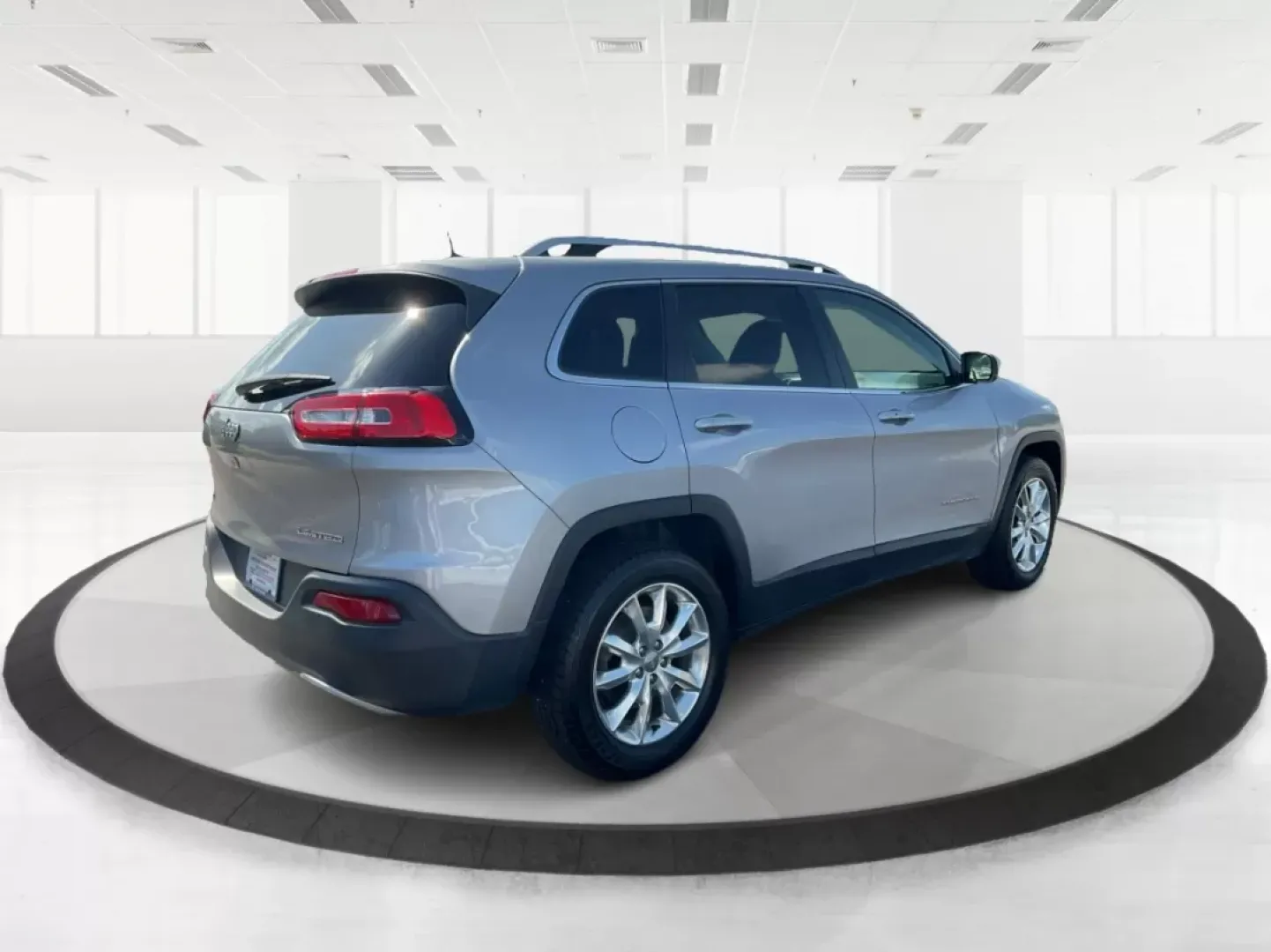 2017 Jeep Cherokee Limited 4x4 (1C4PJMDB5HW) with an Other engine, located at 401 Woodman Dr, Riverside, OH, 45431, (937) 908-9800, 39.760899, -84.123421 - **Adventure Awaits with the 2017 Jeep Cherokee Limited 4x4: Your Perfect Family Crossover!**<br /> <br /> Discover the ultimate blend of style, comfort, and performance with the 2017 Jeep Cherokee Limited 4x4, available now at Advantage Car and Credit in Fairborn, OH. This vehicle is designed for th - Photo#2