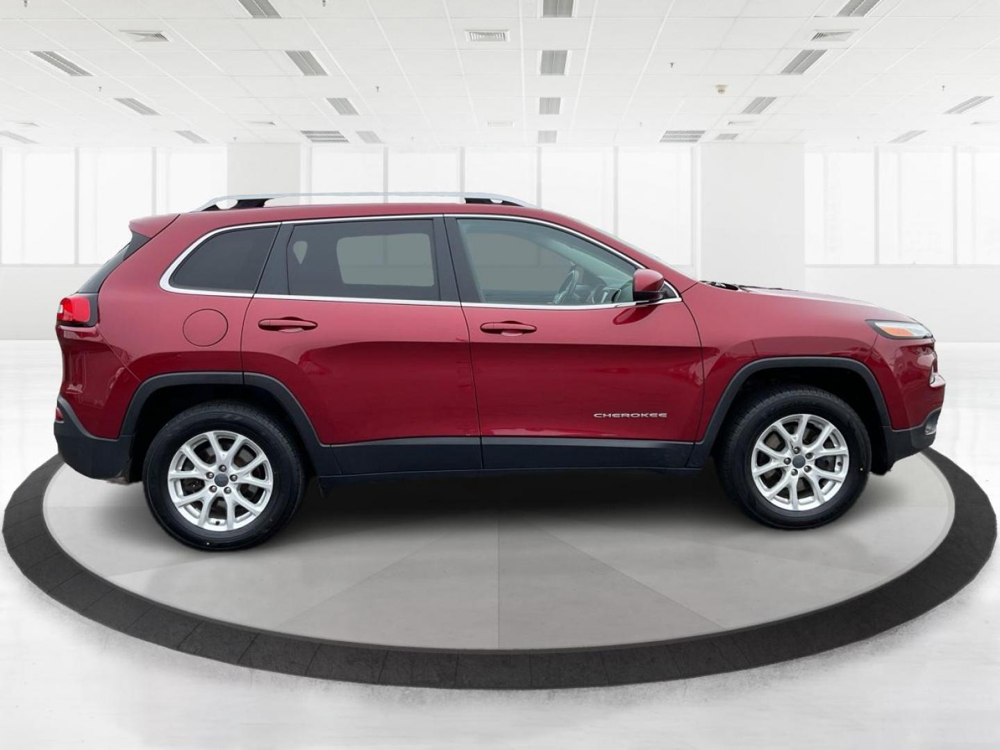 2017 Jeep Cherokee Latitude 4x4 (1C4PJMCB8HW) with an Pentastar 3.2L V-6 DOHC engine, located at 1099 N County Rd 25A, Troy, OH, 45373, (937) 908-9800, 40.057079, -84.212883 - 2017 Jeep Cherokee Latitude 4x4 - Photo#1