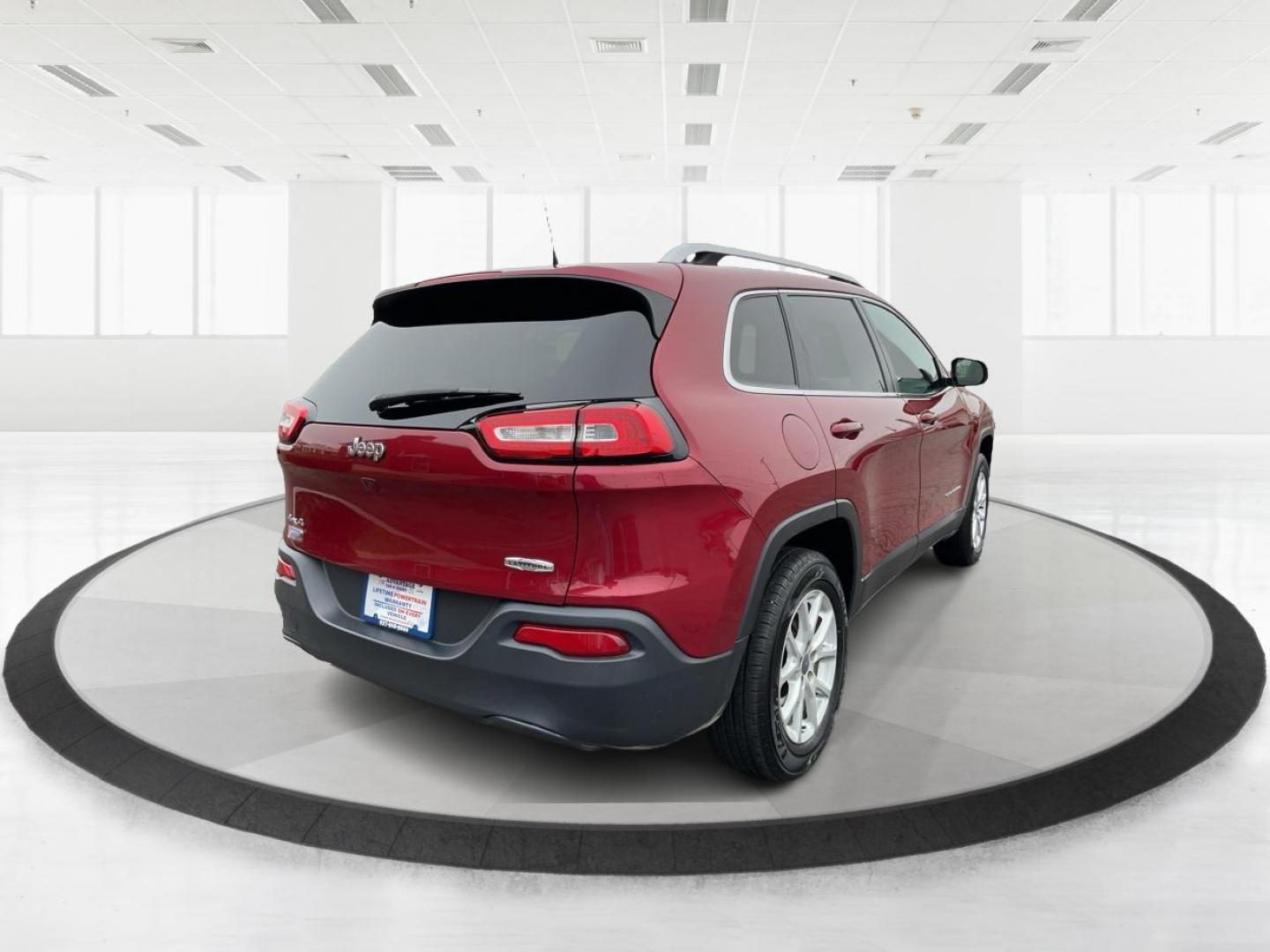 2017 Jeep Cherokee Latitude 4x4 (1C4PJMCB8HW) with an Pentastar 3.2L V-6 DOHC engine, located at 1099 N County Rd 25A, Troy, OH, 45373, (937) 908-9800, 40.057079, -84.212883 - 2017 Jeep Cherokee Latitude 4x4 - Photo#2