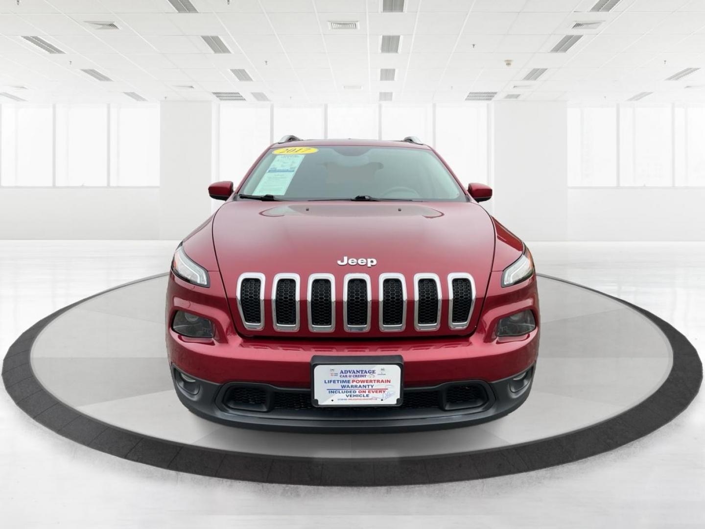2017 Jeep Cherokee Latitude 4x4 (1C4PJMCB8HW) with an Pentastar 3.2L V-6 DOHC engine, located at 1099 N County Rd 25A, Troy, OH, 45373, (937) 908-9800, 40.057079, -84.212883 - 2017 Jeep Cherokee Latitude 4x4 - Photo#6