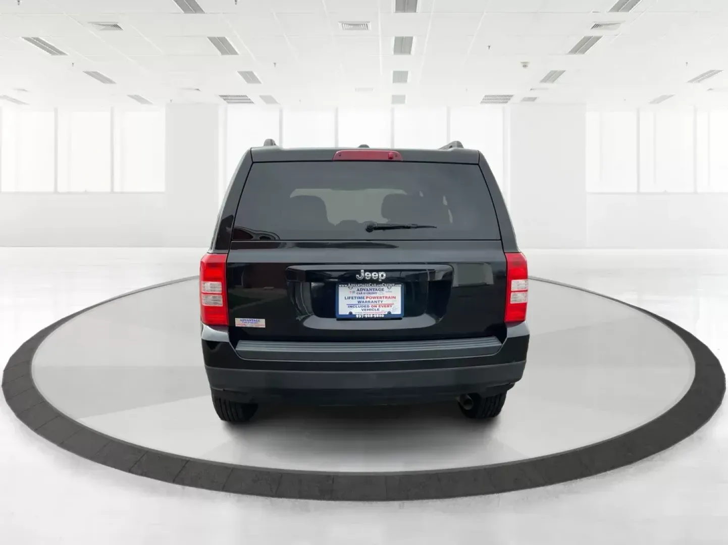 2017 Jeep Patriot Sport FWD (1C4NJPBAXHD) with an 2.4L I-4 DOHC engine, located at 8750 N County Rd 25A, Piqua, OH, 45356, (937) 908-9800, 40.164391, -84.232513 - ### Unleash Adventure with the 2017 Jeep Patriot: Your Perfect SUV Awaits!<br /> <br /> Are you ready to embark on your next adventure? Whether you're a growing family looking for a reliable vehicle, a commuter seeking comfort during long drives, or an outdoor enthusiast craving weekend getaways, th - Photo#3