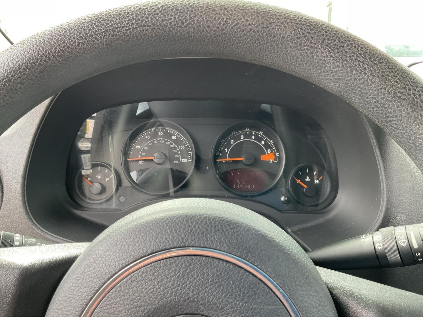 2017 Jeep Patriot Sport FWD (1C4NJPBAXHD) with an 2.4L I-4 DOHC engine, located at 4508 South Dixie Dr, Moraine, OH, 45439, (937) 908-9800, 39.689976, -84.218452 - 2017 Jeep Patriot Sport FWD - Photo#14